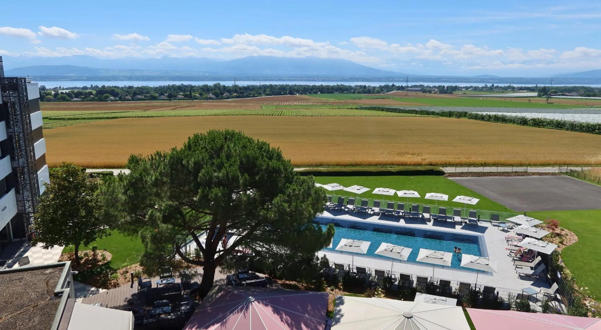 Swimming pool in Everness Hotel & Resort