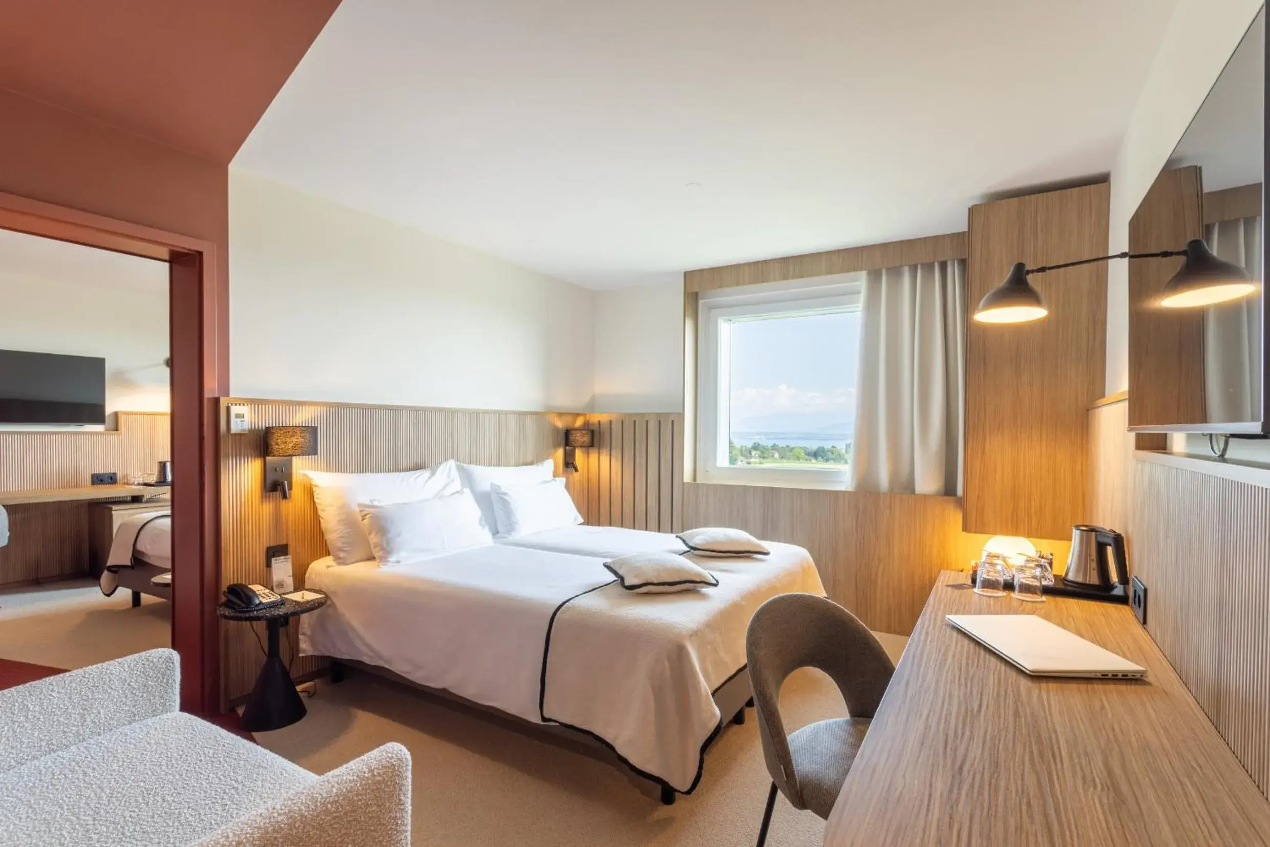 Property building, Bed in Everness Hotel & Resort Property building, Bed in Everness Hotel & Resort