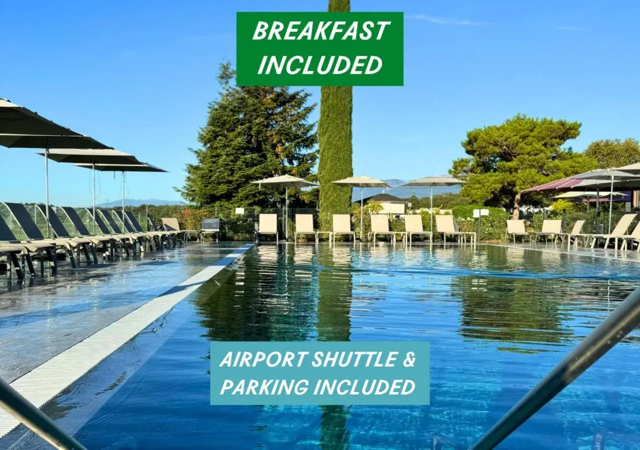 Pool view in Everness Hotel & Resort Pool view in Everness Hotel & Resort