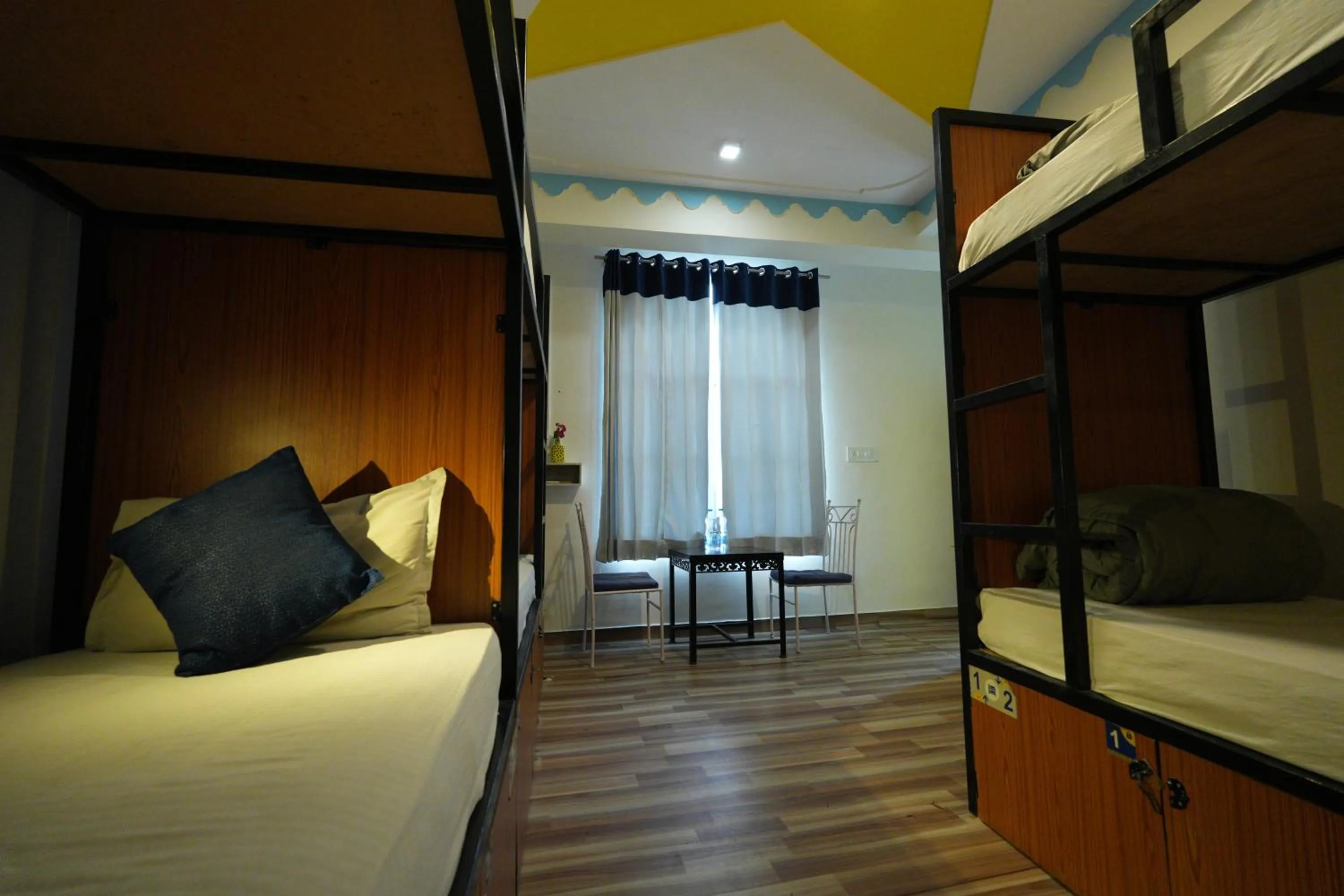 Bed in Shalom Backpackers Udaipur