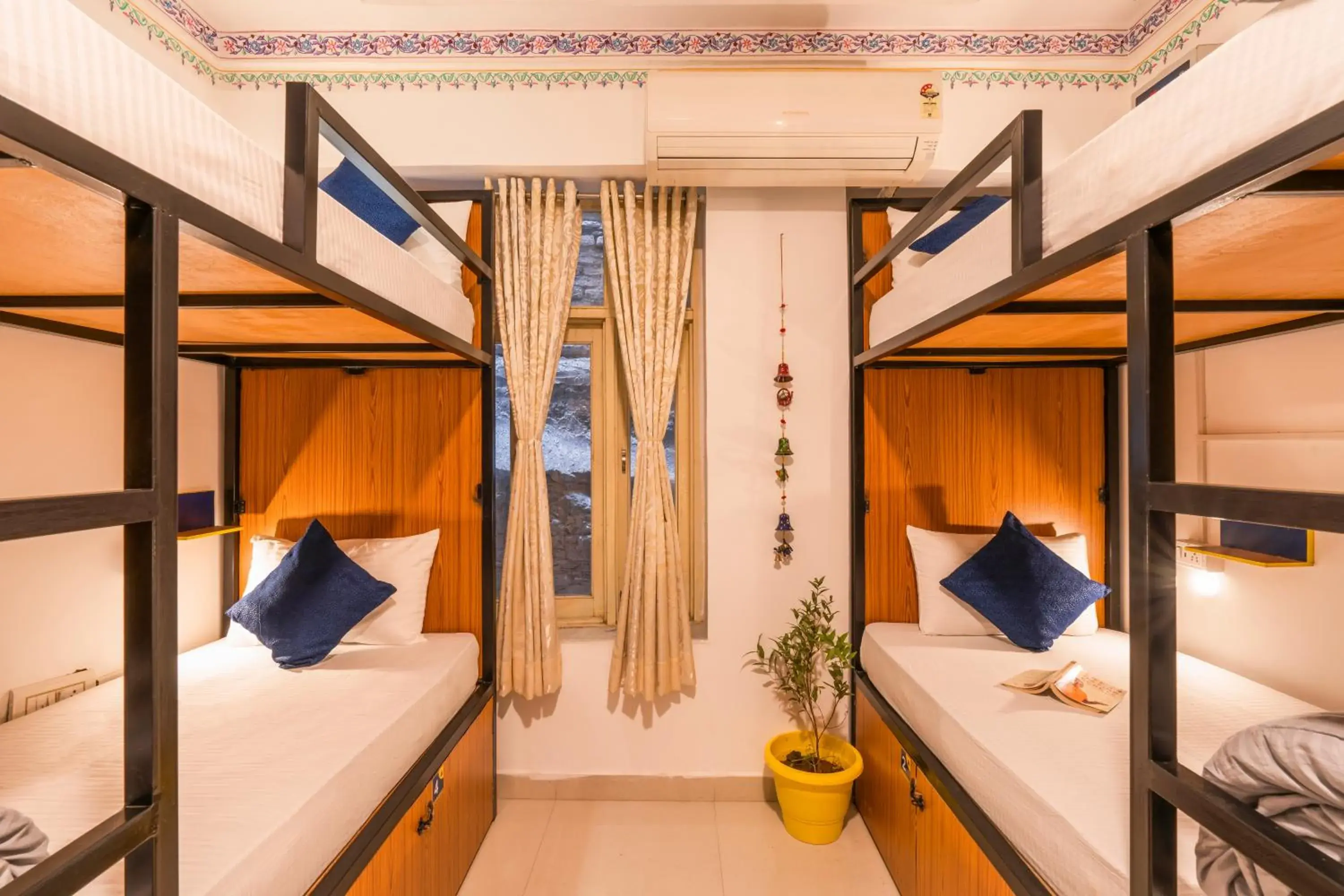 Photo of the whole room, Bed in Shalom Backpackers Udaipur Photo of the whole room, Bed in Shalom Backpackers Udaipur