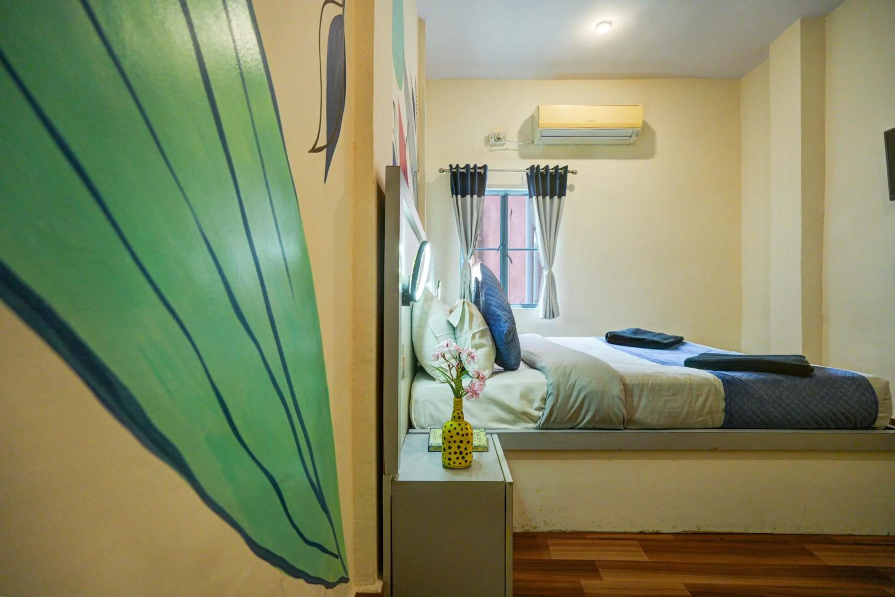 Bed in Shalom Backpackers Udaipur