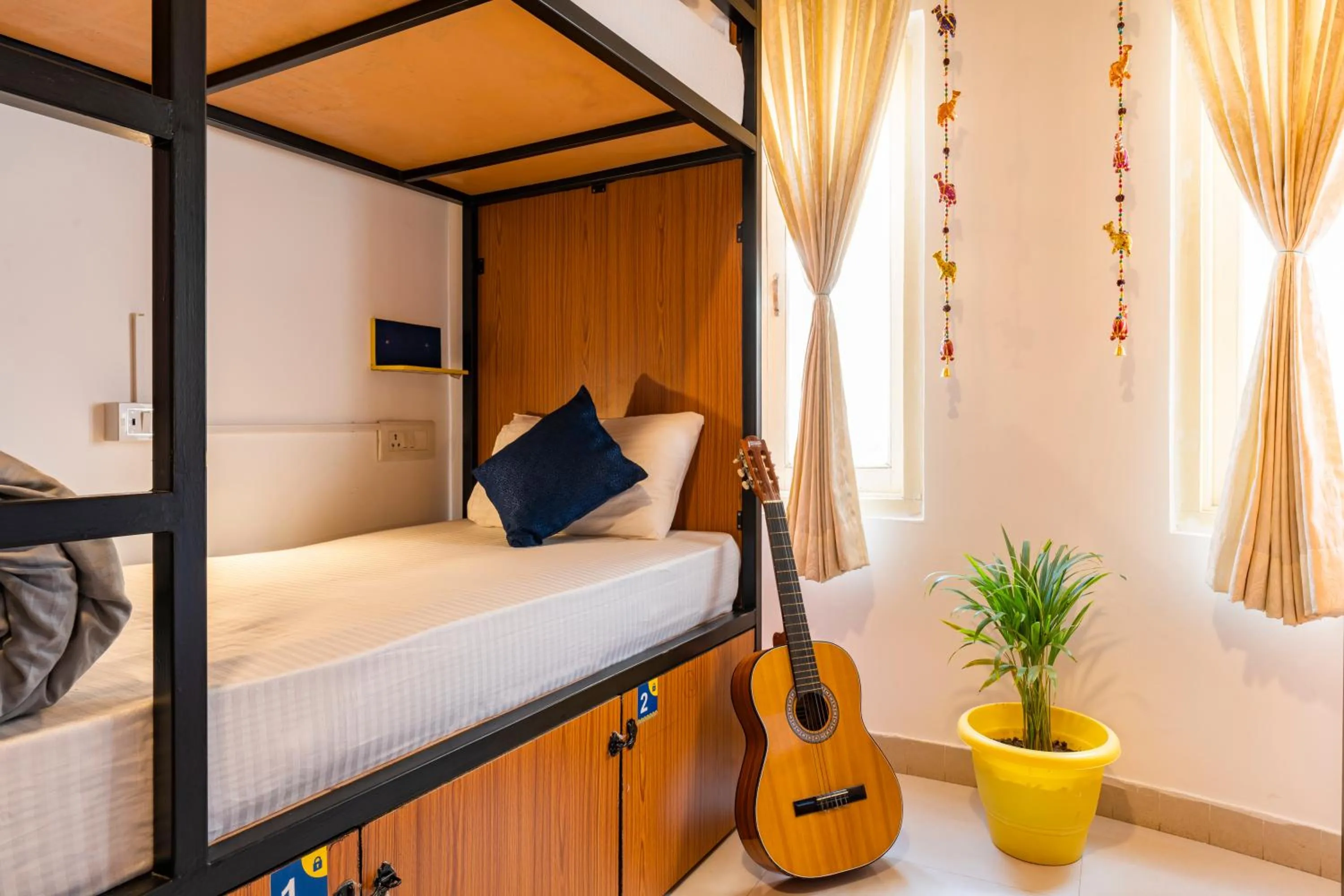 bunk bed, Bed in Shalom Backpackers Udaipur