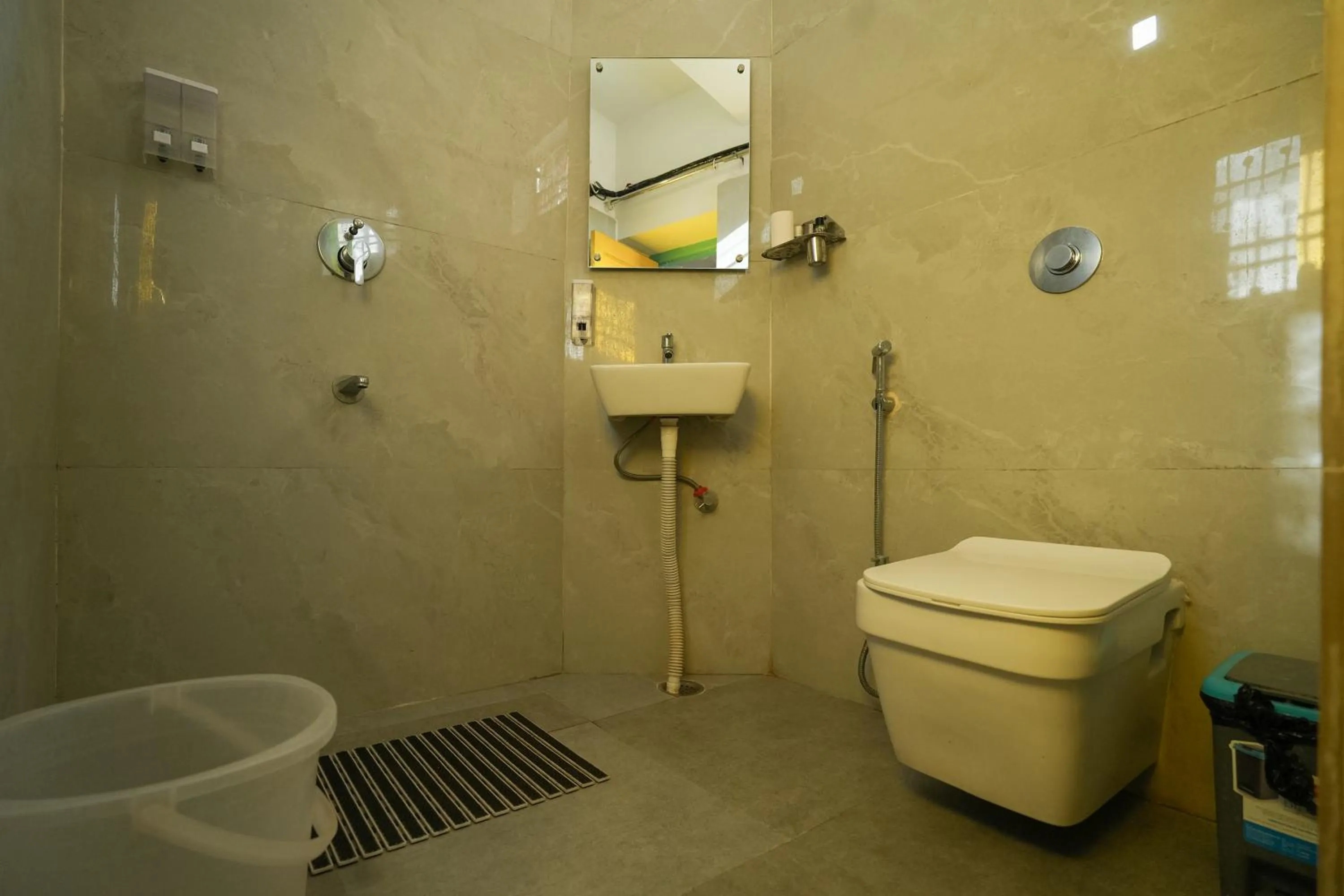 Bathroom in Shalom Backpackers Udaipur