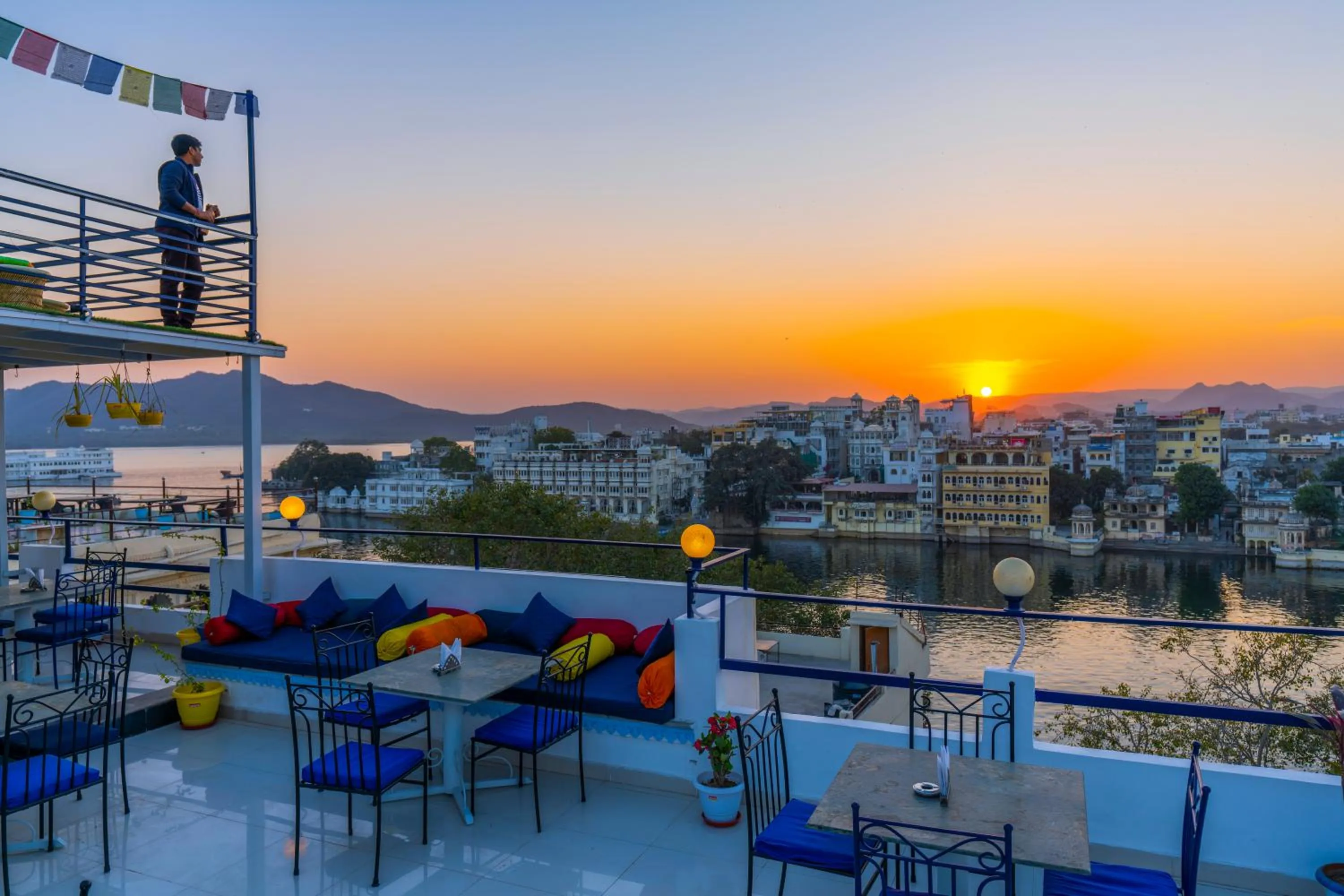 Sunset in Shalom Backpackers Udaipur