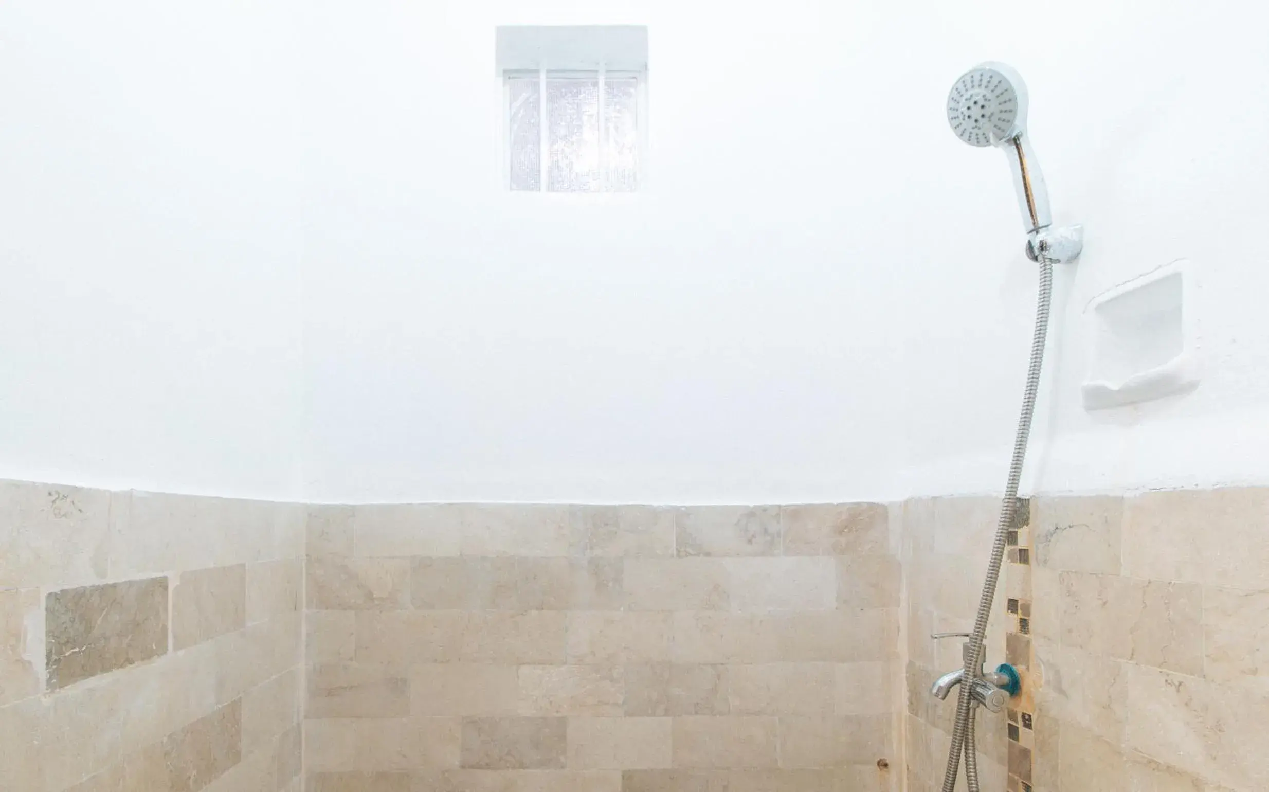 Shower in RedDoorz at V-Cloud Hills near De La Salle Dasmarinas Cavite Shower in RedDoorz at V-Cloud Hills near De La Salle Dasmarinas Cavite