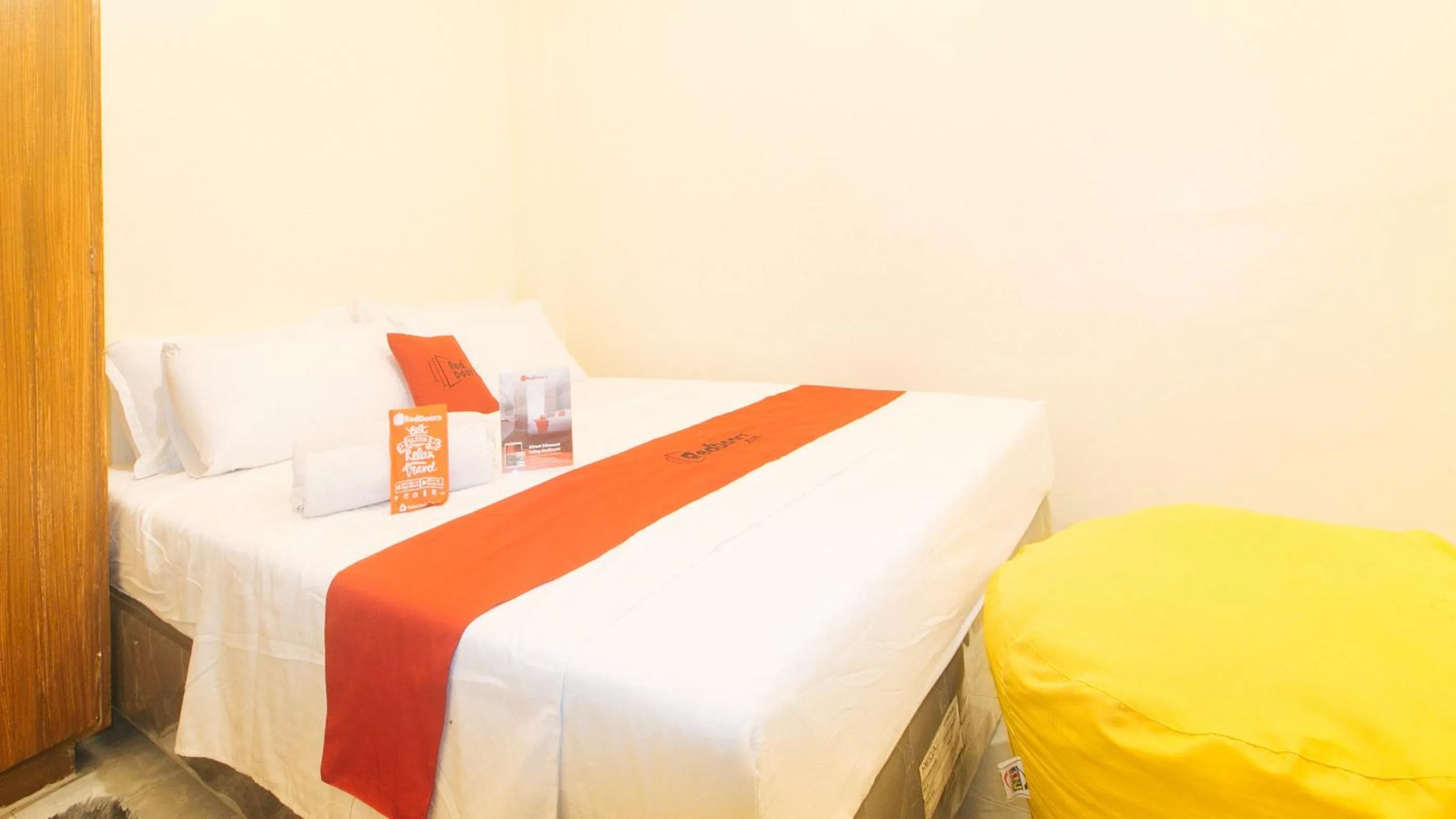 Bed in RedDoorz at V-Cloud Hills near De La Salle Dasmarinas Cavite