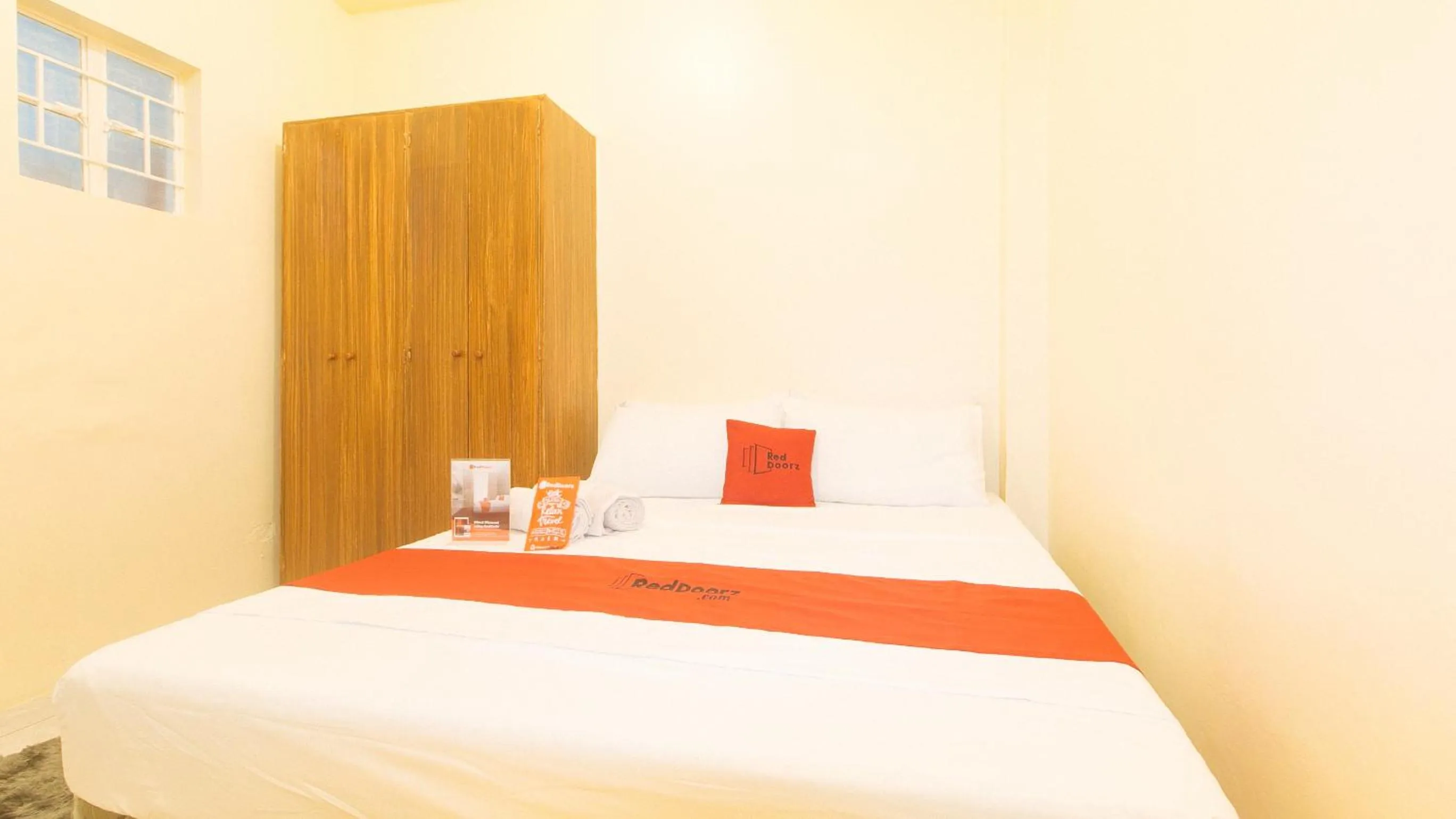Bed in RedDoorz at V-Cloud Hills near De La Salle Dasmarinas Cavite