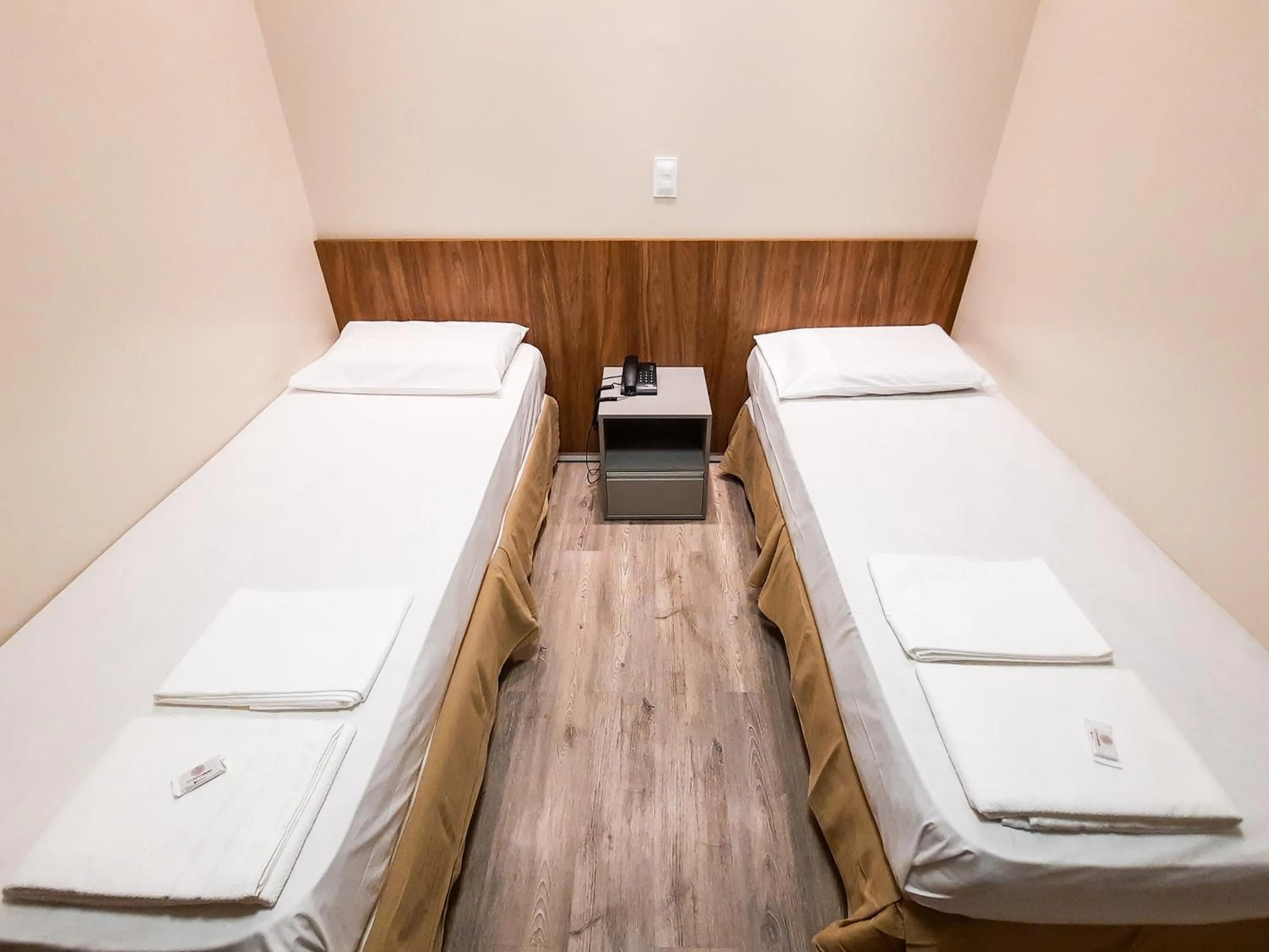 Bedroom, Bed in HUB Hotel