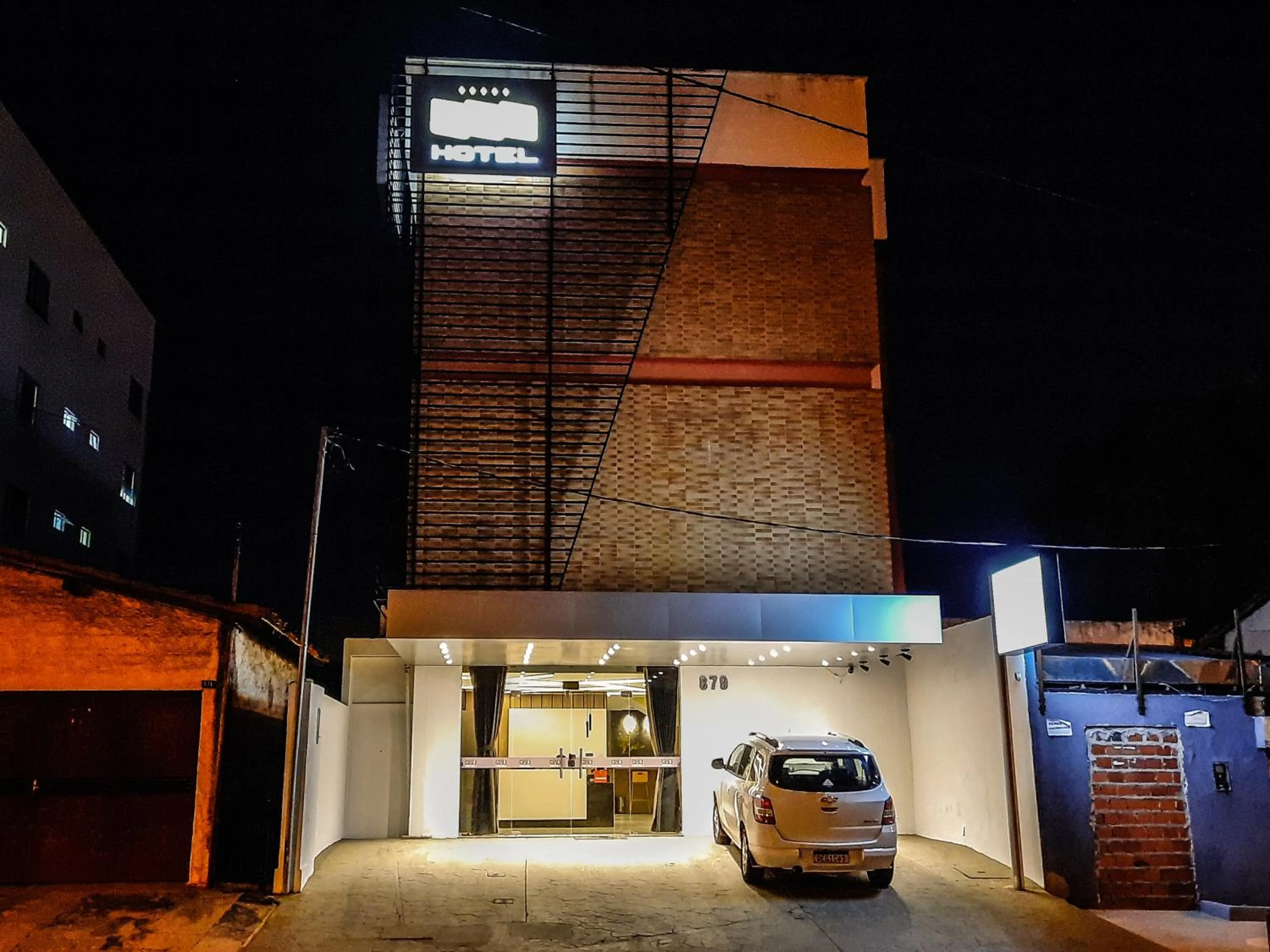 Facade/entrance in HUB Hotel