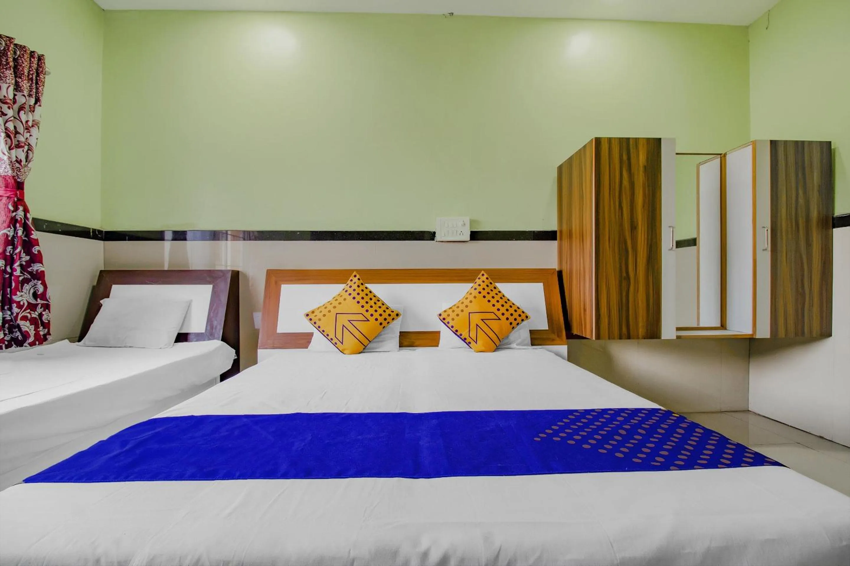 Bedroom, Bed in SPOT ON Indirasagar Executive