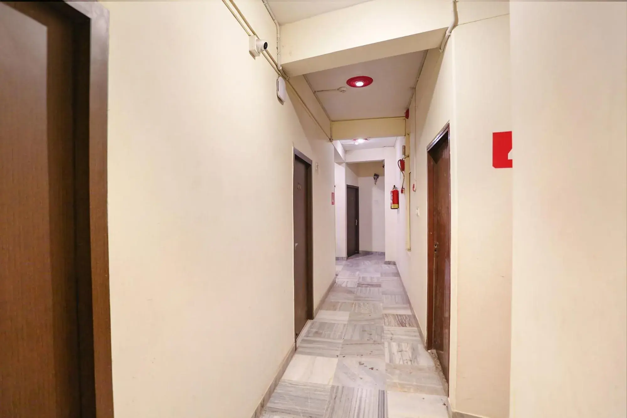 Lobby or reception in FabExpress Kanha Classic Lobby or reception in FabExpress Kanha Classic