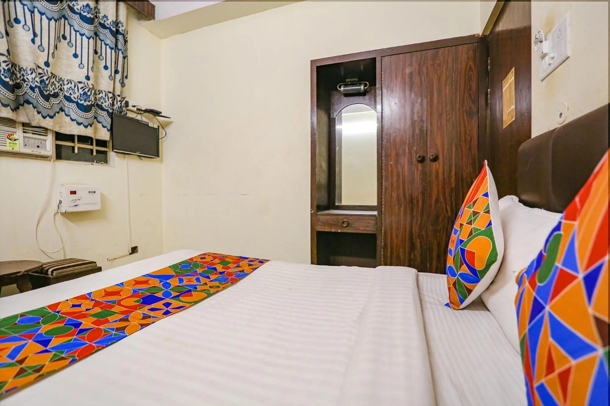 TV and multimedia, Bed in FabExpress Kanha Classic