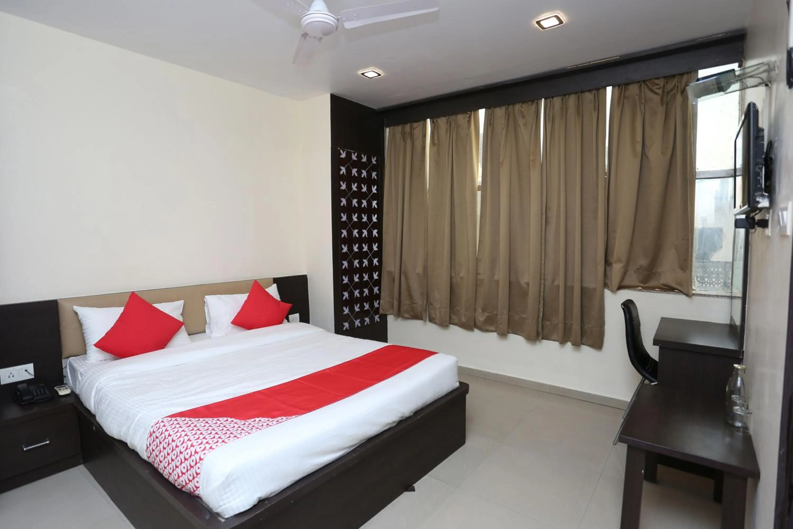 Lobby or reception, Bed in Super Collection O R K International Near Gautam Buddha Park