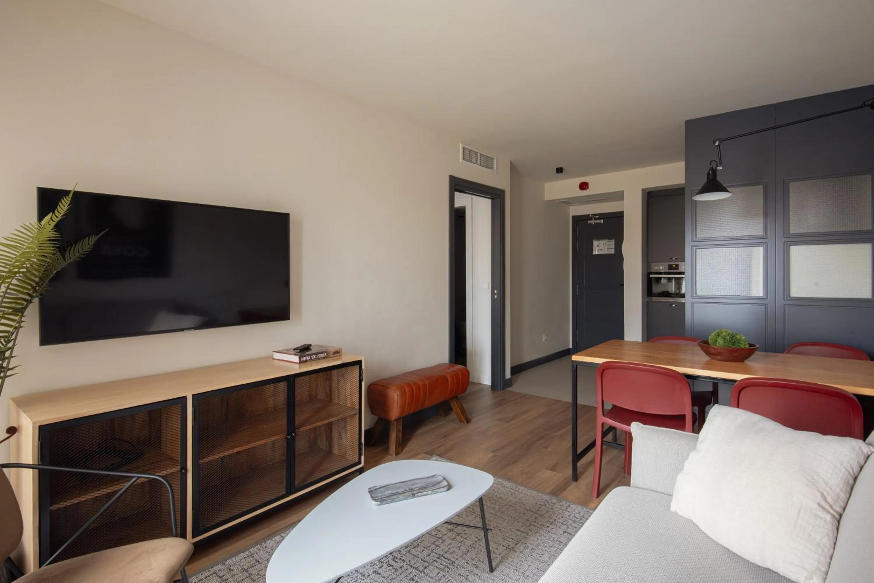 TV and multimedia, Bed in Líbere Madrid Malasaña