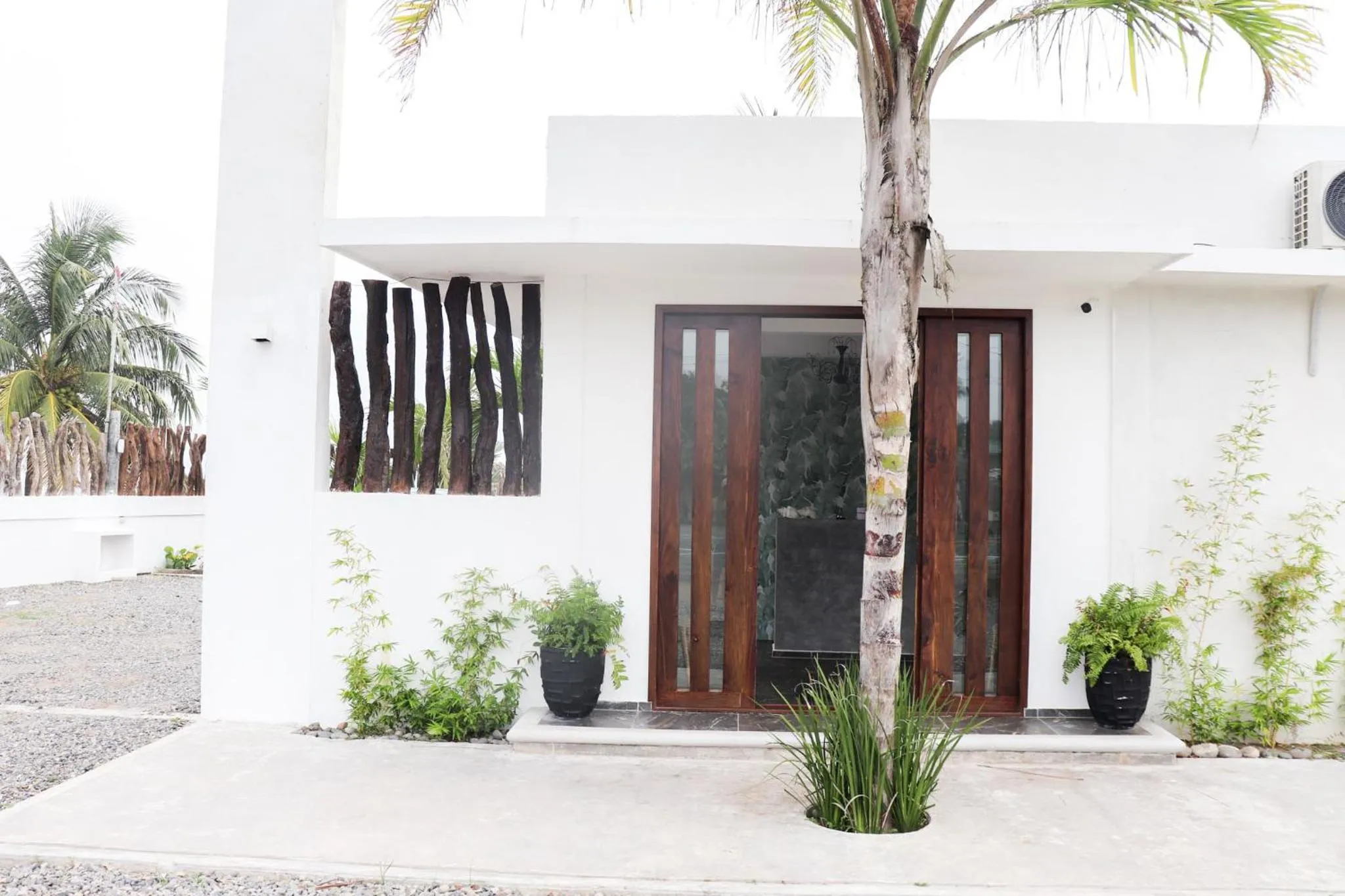 Facade/entrance in Hotel Lunazul In Costa Esmeralda