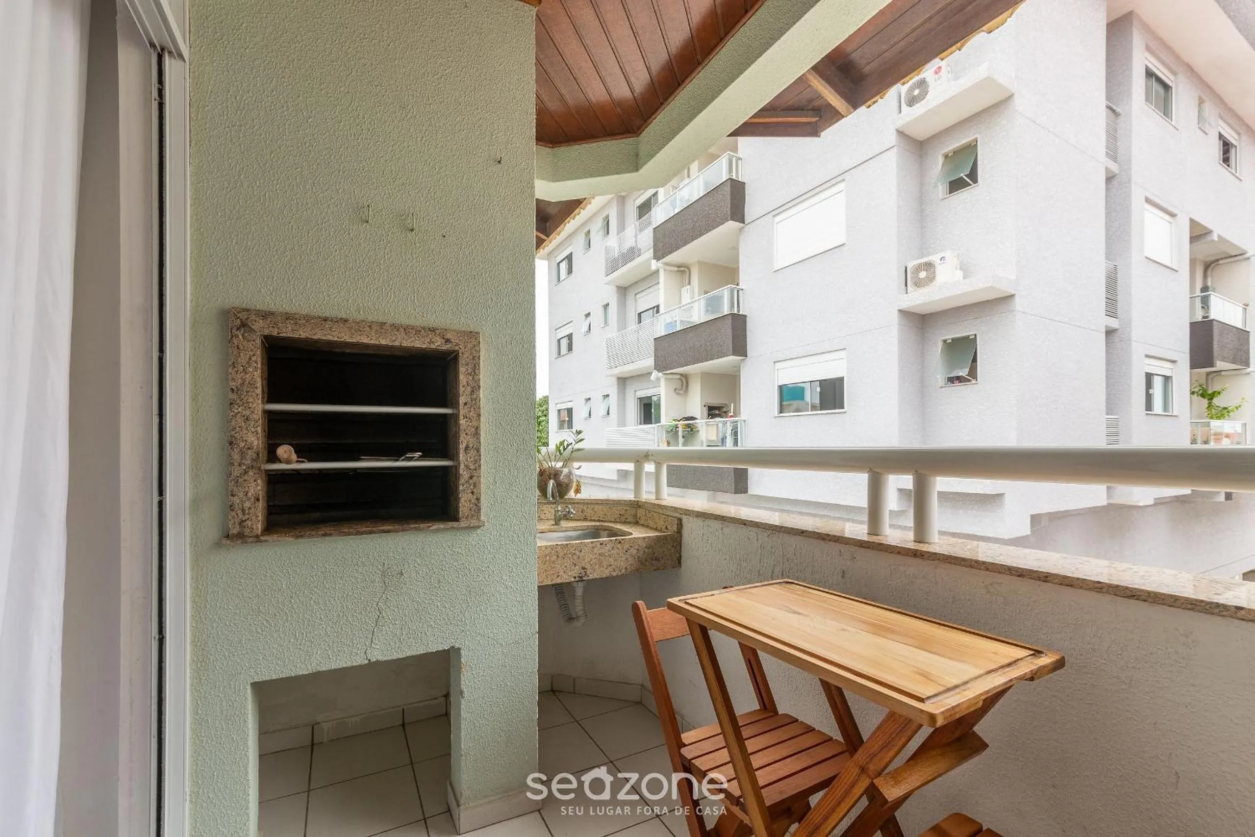 2BR Apt 450m from the Beach Downtown LIB203