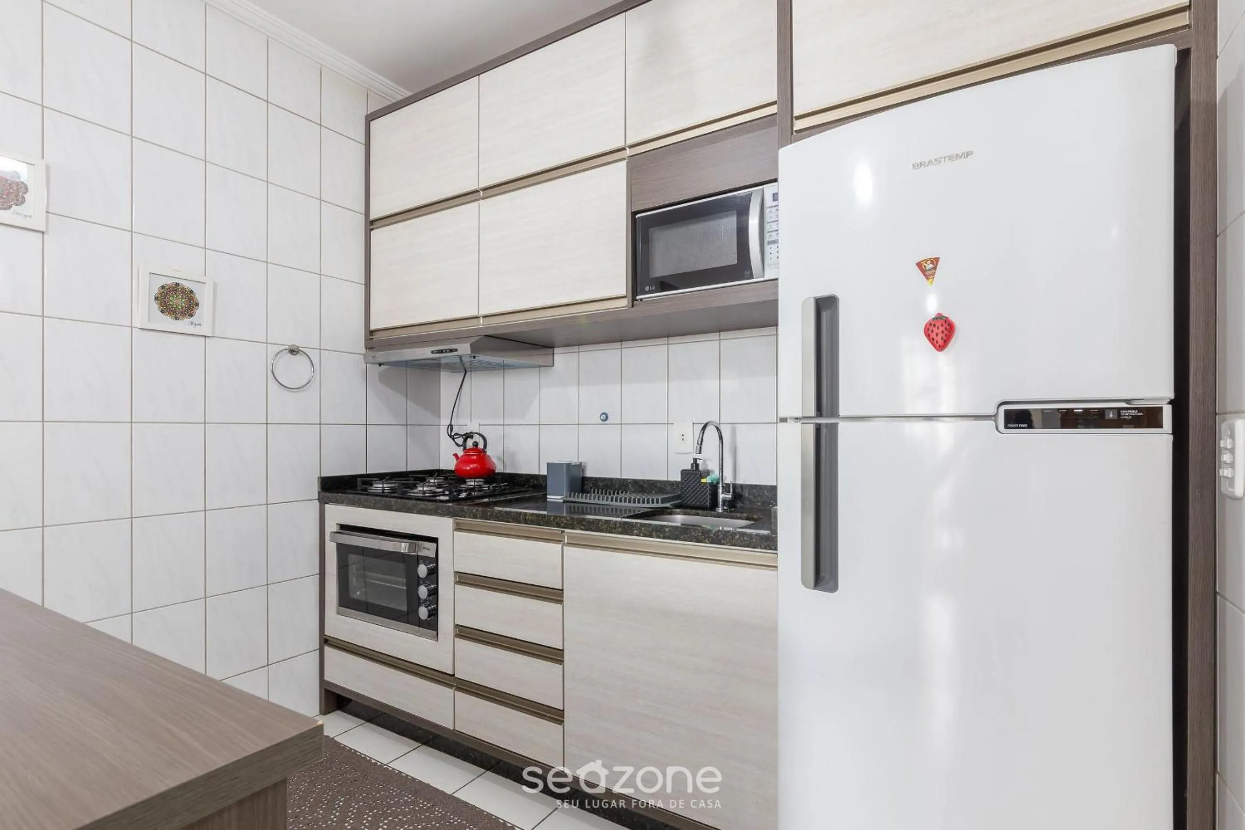 2BR Apt 450m from the Beach Downtown LIB203