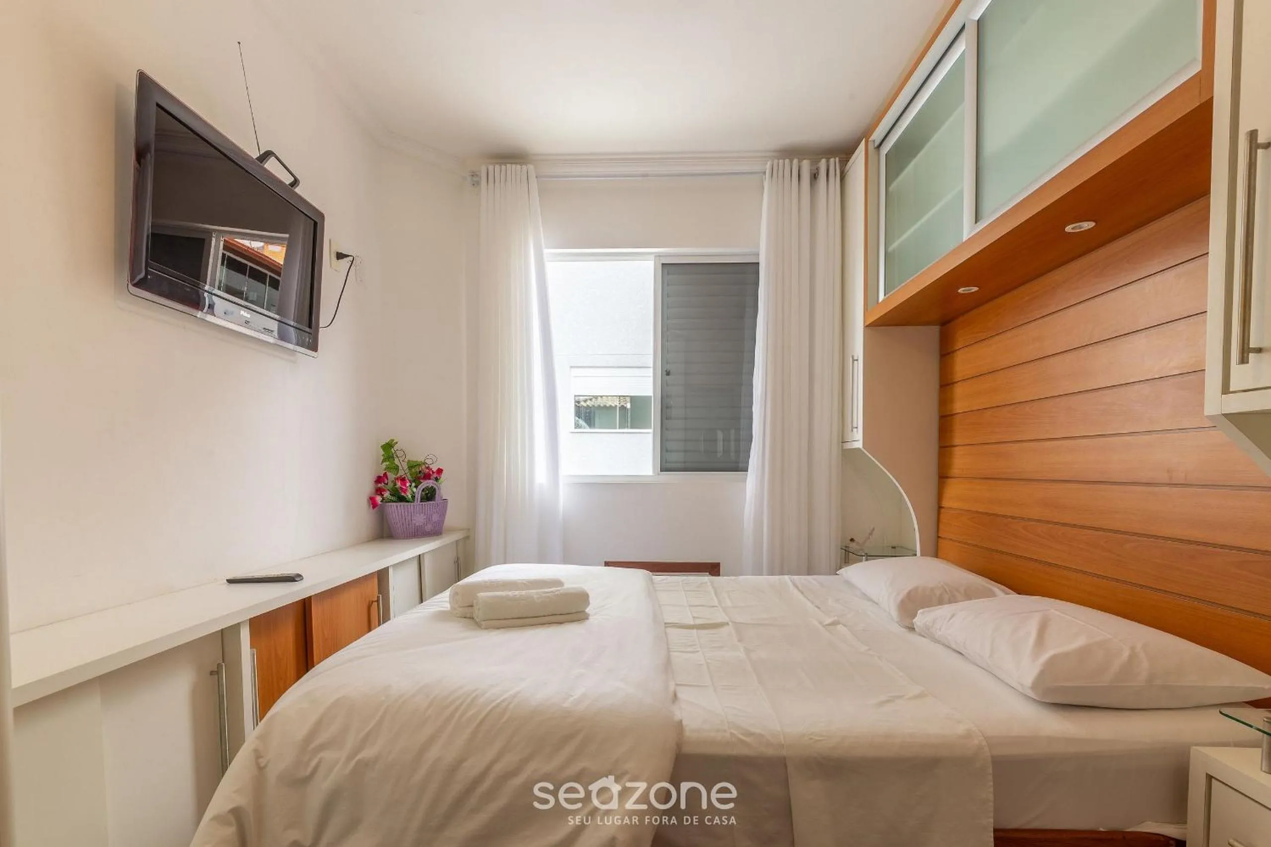 2BR Apt 450m from the Beach Downtown LIB203