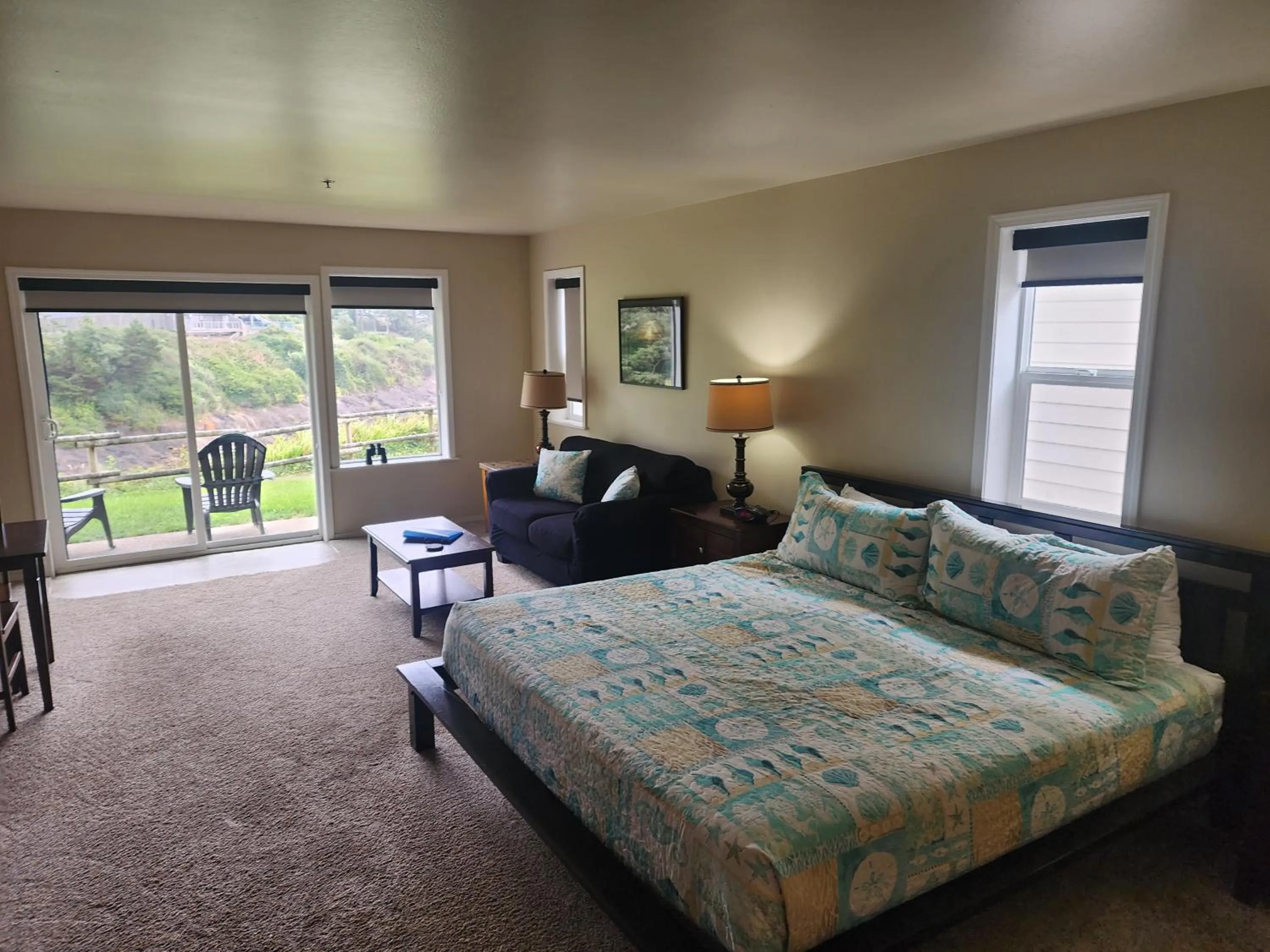 Bed in Inn at Arch Rock