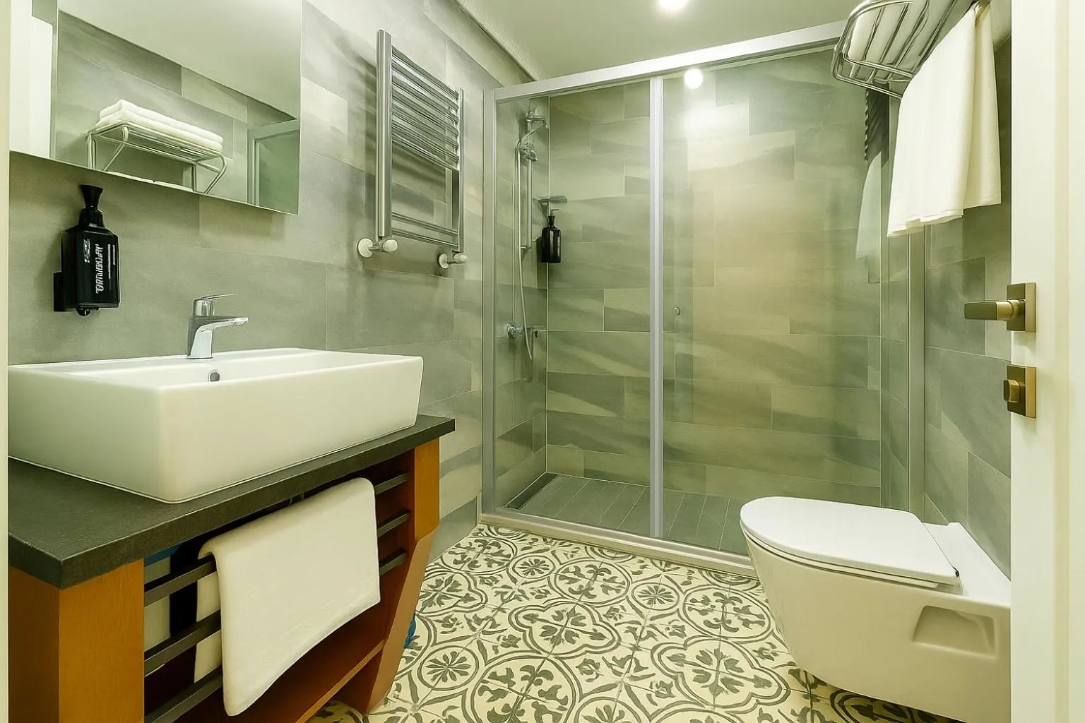 Toilet in FRT AİRPORT OTEL