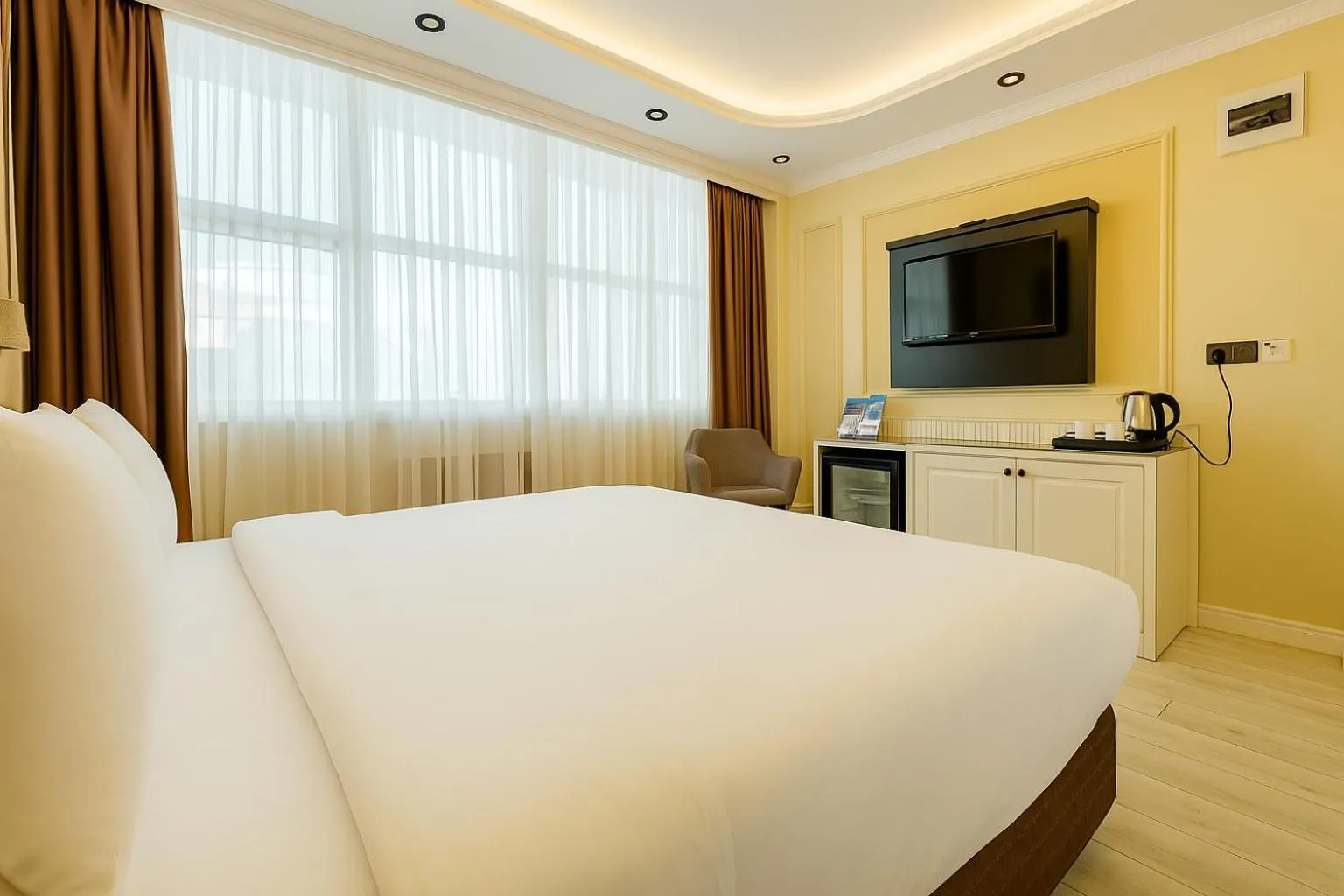 TV and multimedia, Bed in FRT AİRPORT OTEL