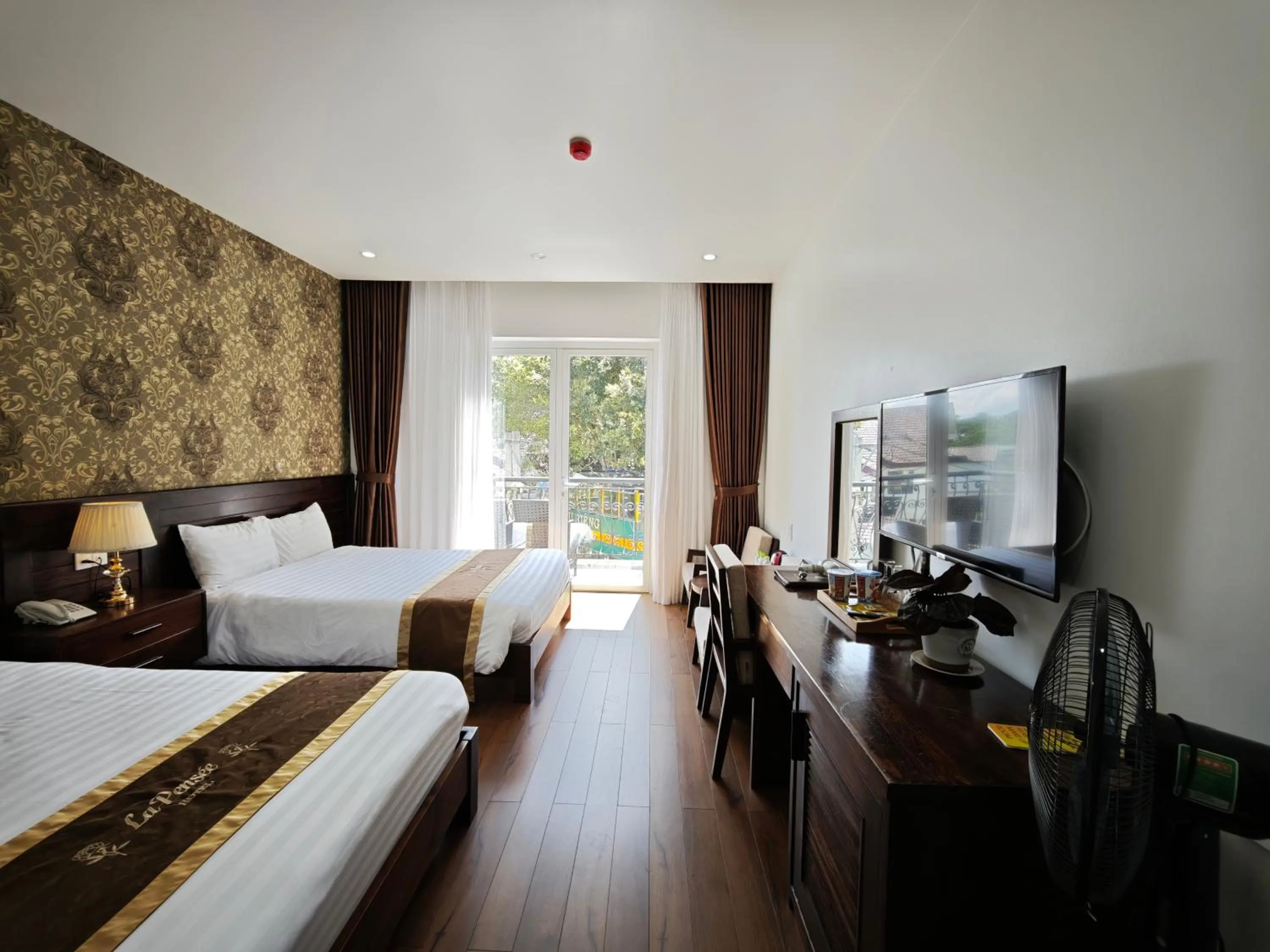 Bed in La Pense'e Hotel - Dalat