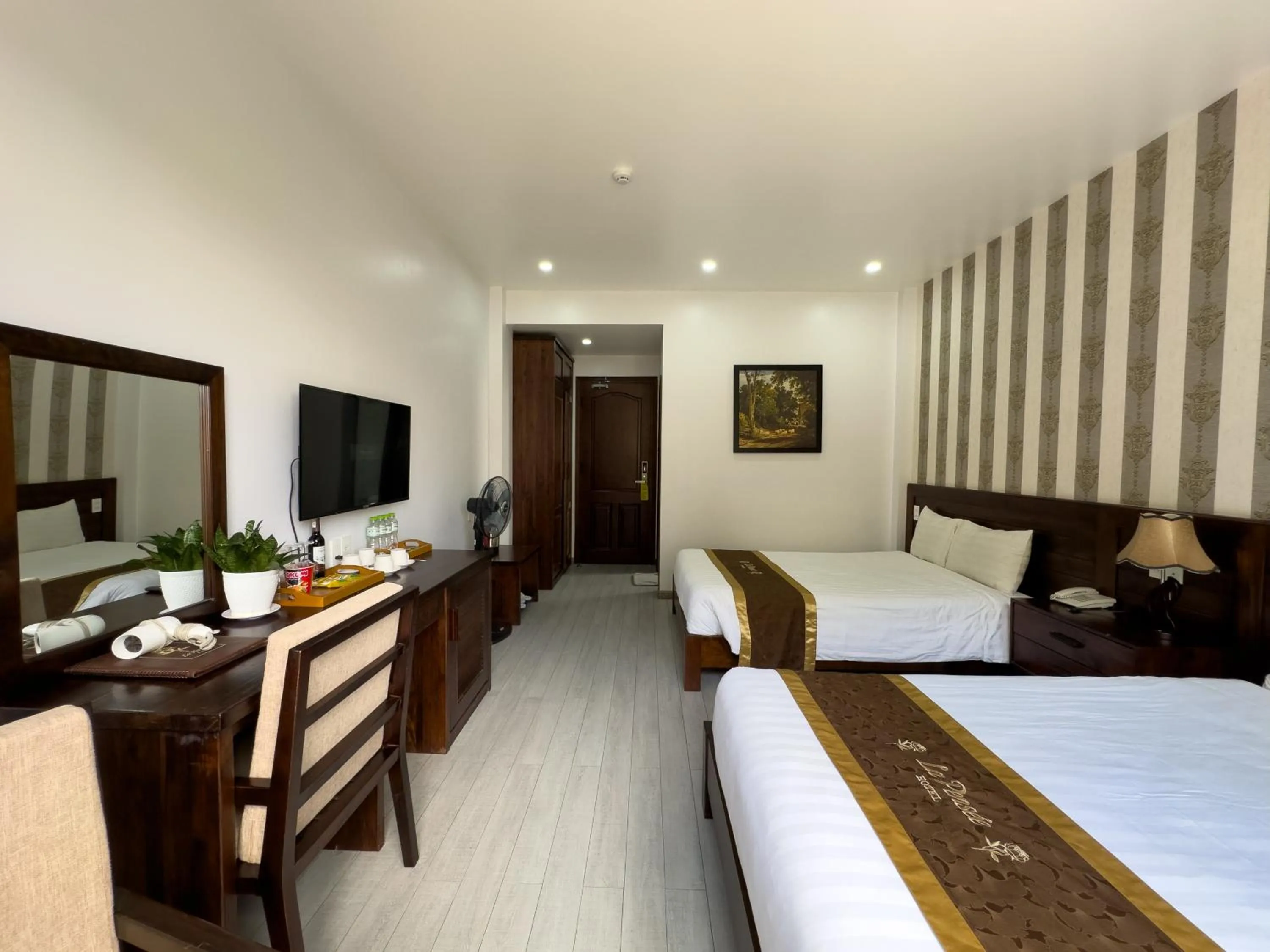 Bed in La Pense'e Hotel - Dalat