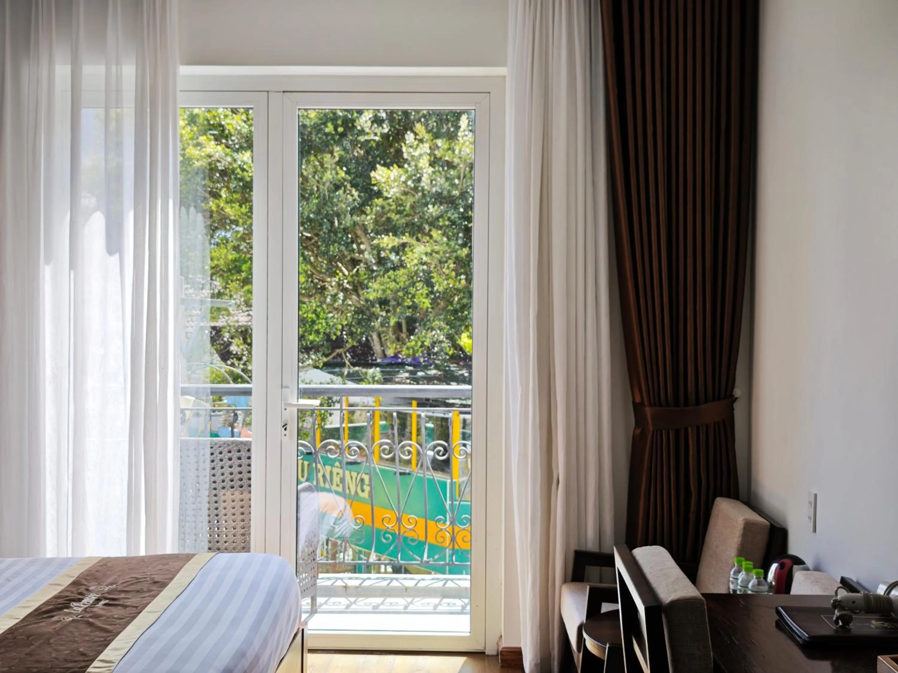 Bed in La Pense'e Hotel - Dalat