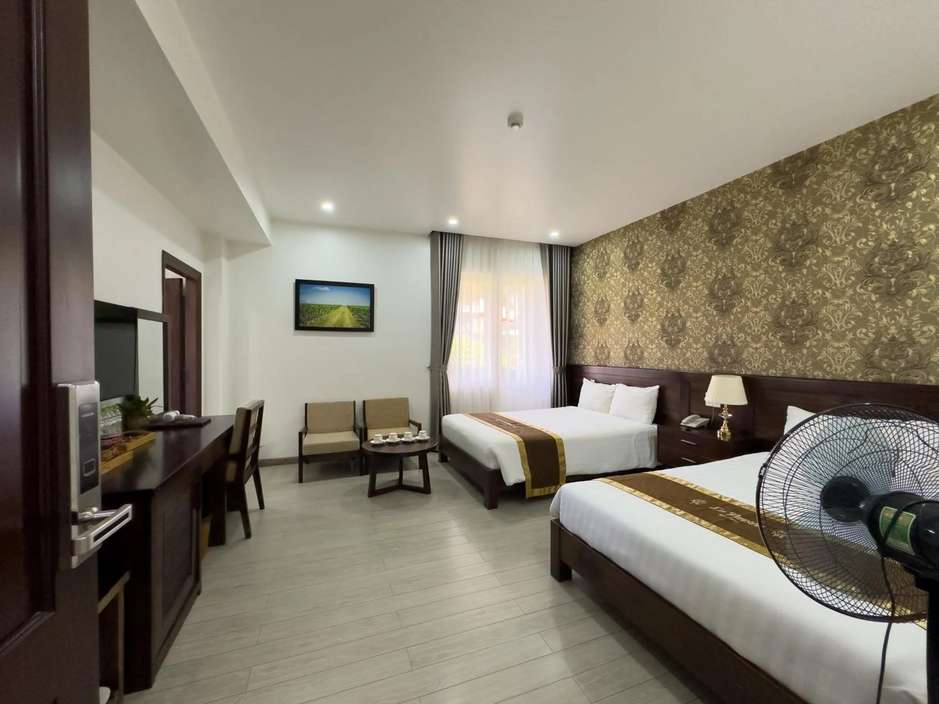 Bed in La Pense'e Hotel - Dalat