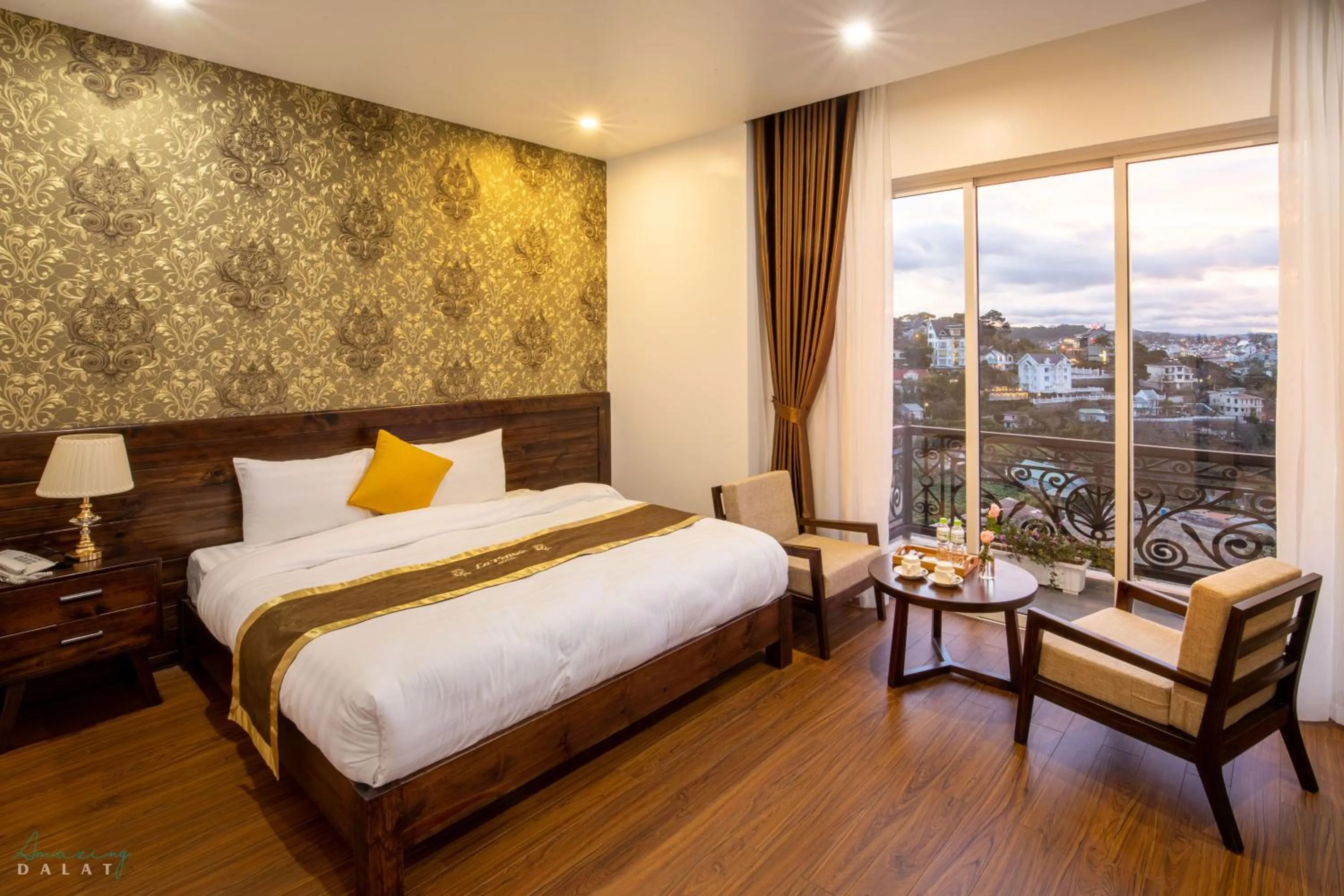 Bed in La Pense'e Hotel - Dalat