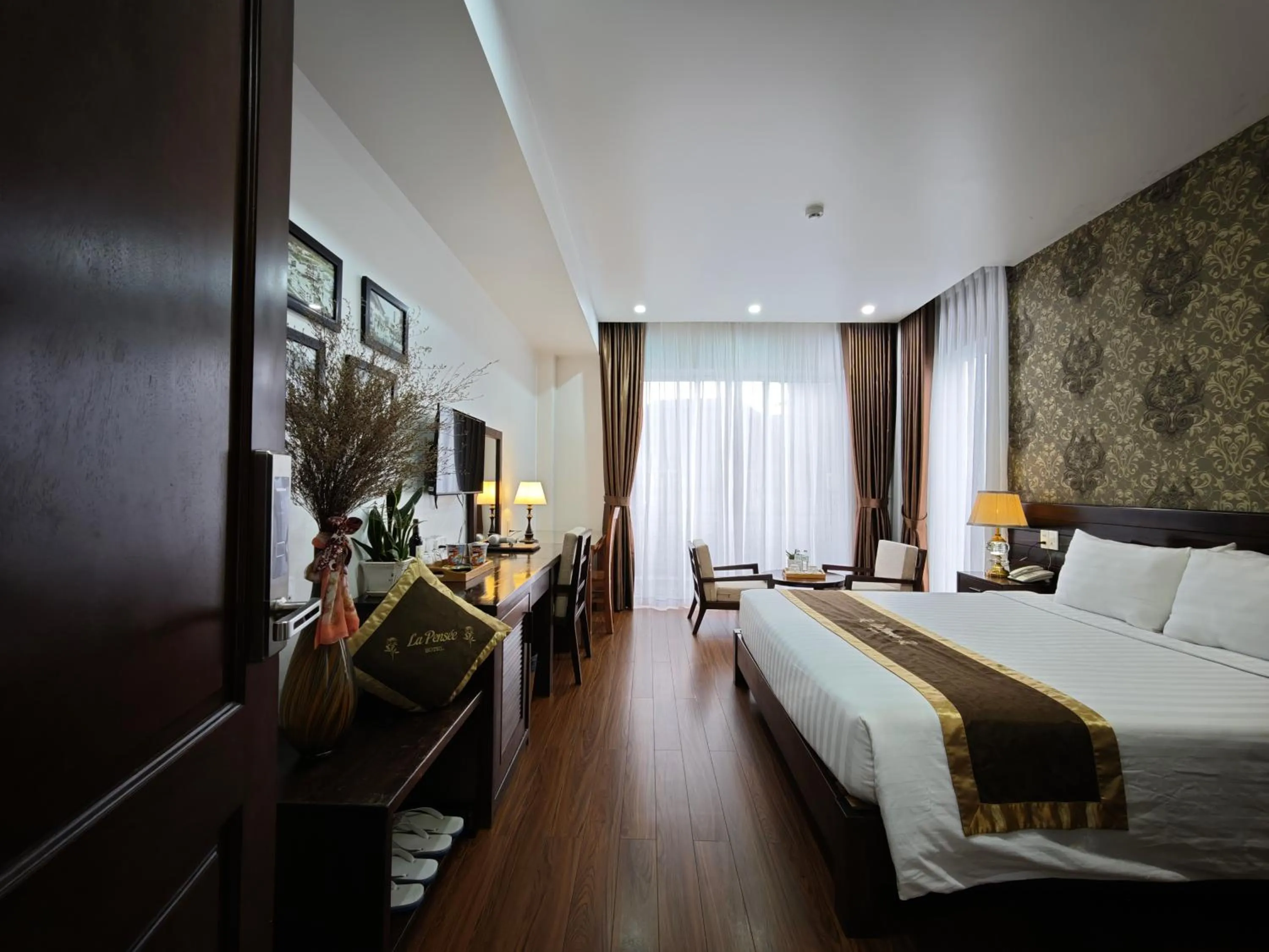 Bed in La Pense'e Hotel - Dalat