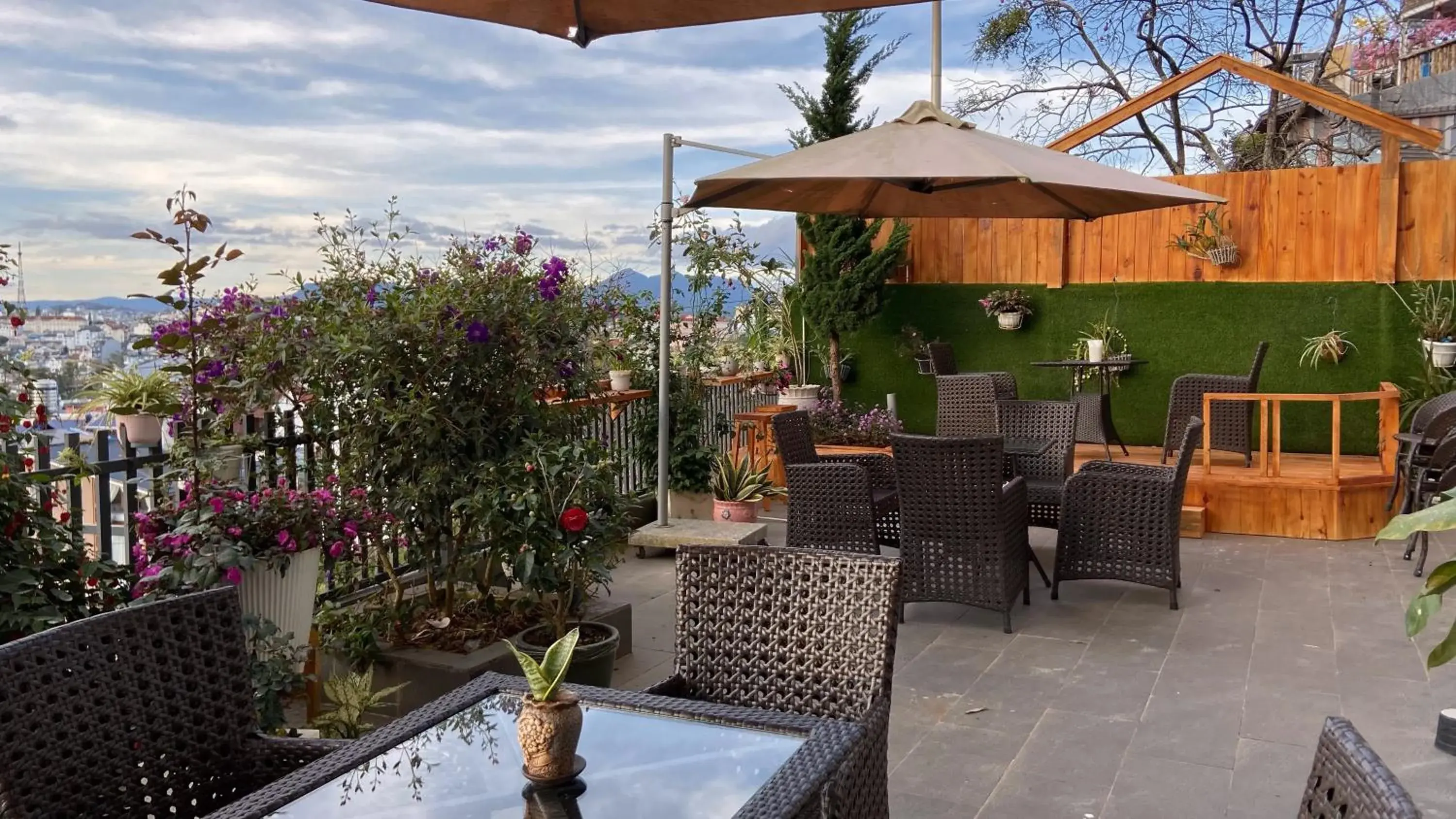 Restaurant/places to eat in La Pense'e Hotel - Dalat Restaurant/places to eat in La Pense'e Hotel - Dalat