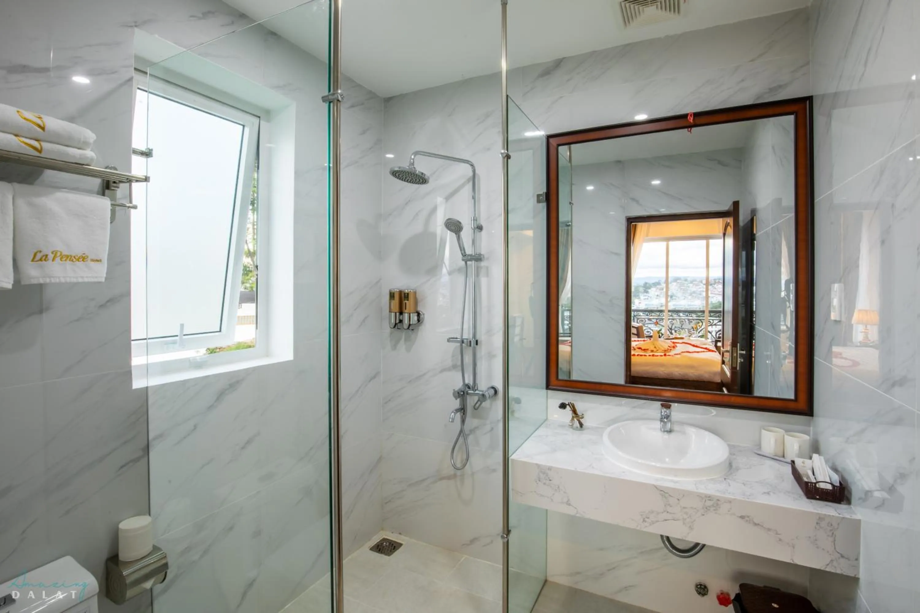 Shower in La Pense'e Hotel - Dalat