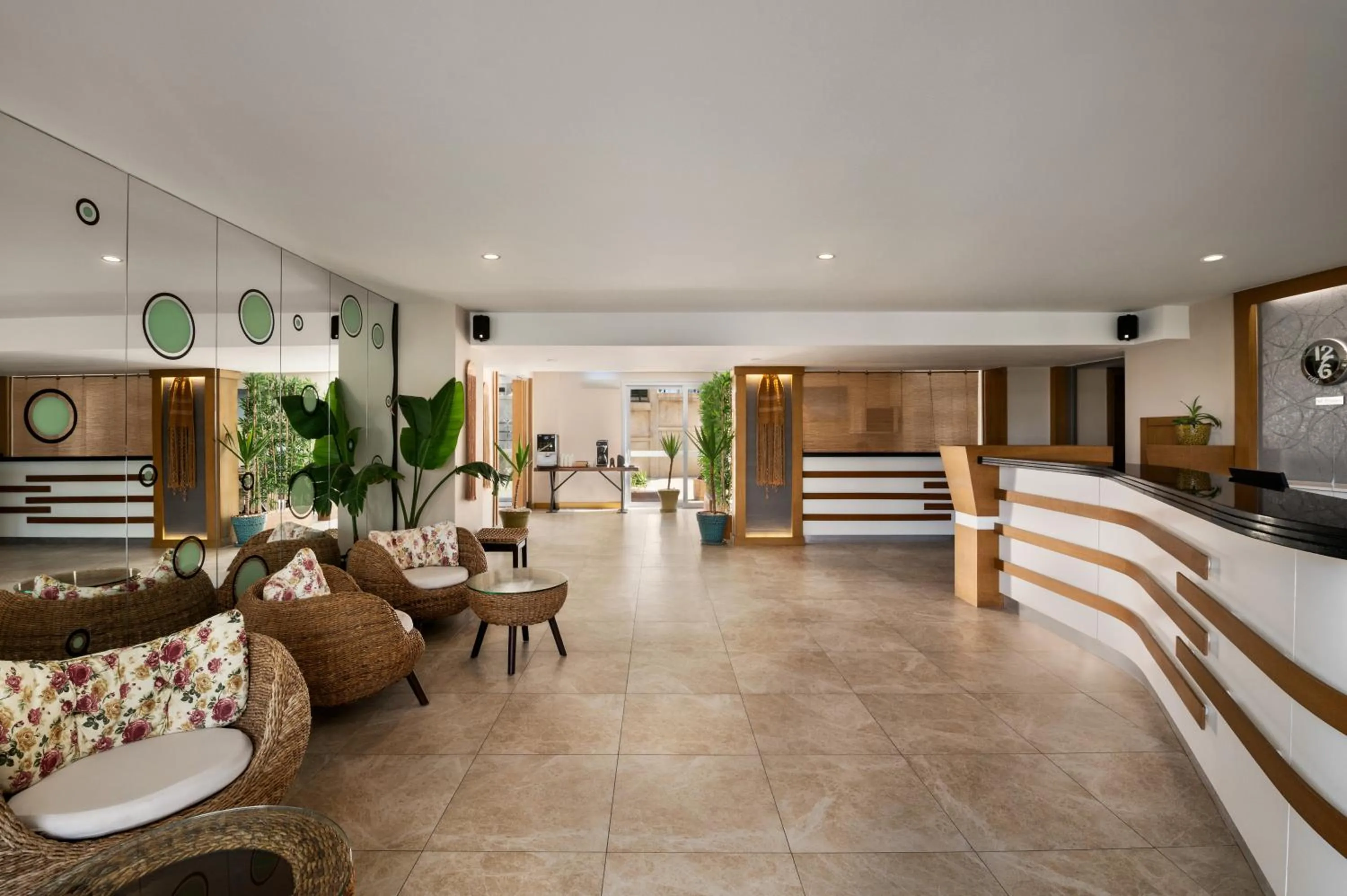 Lobby or reception in La Quinta by Wyndham Cesme