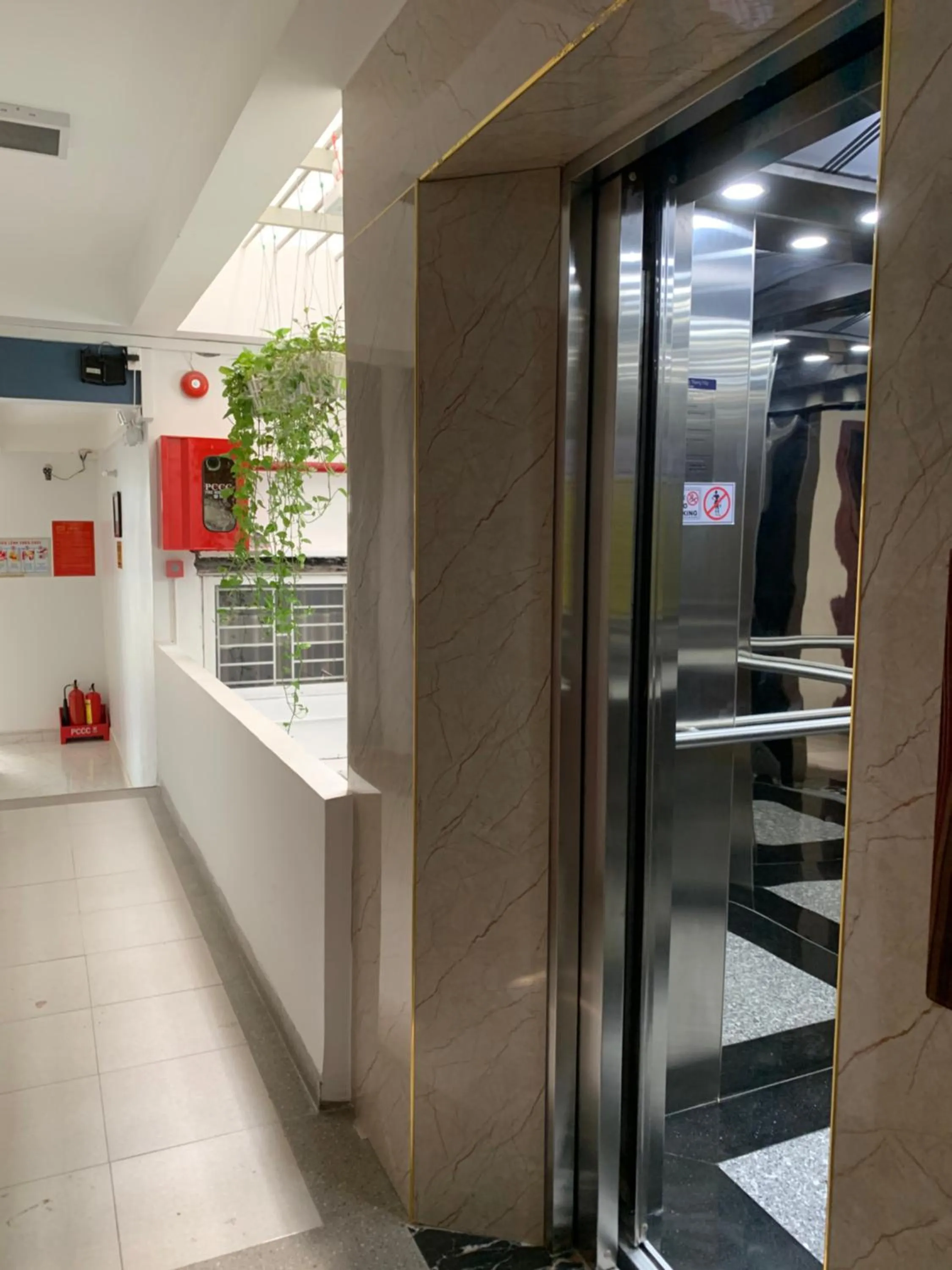 Lobby or reception in Bờ Sông Hotel