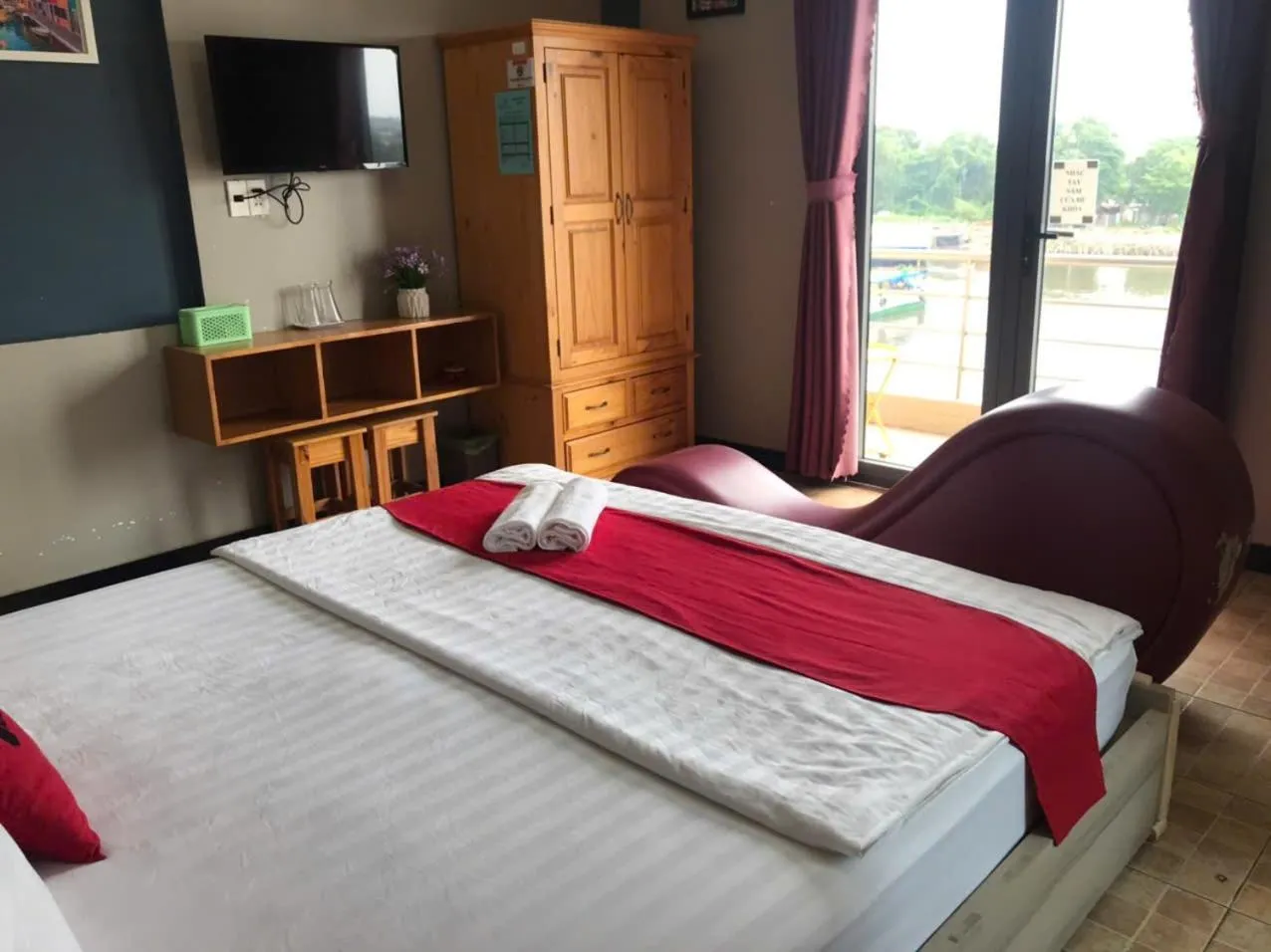 Bed in Bờ Sông Hotel