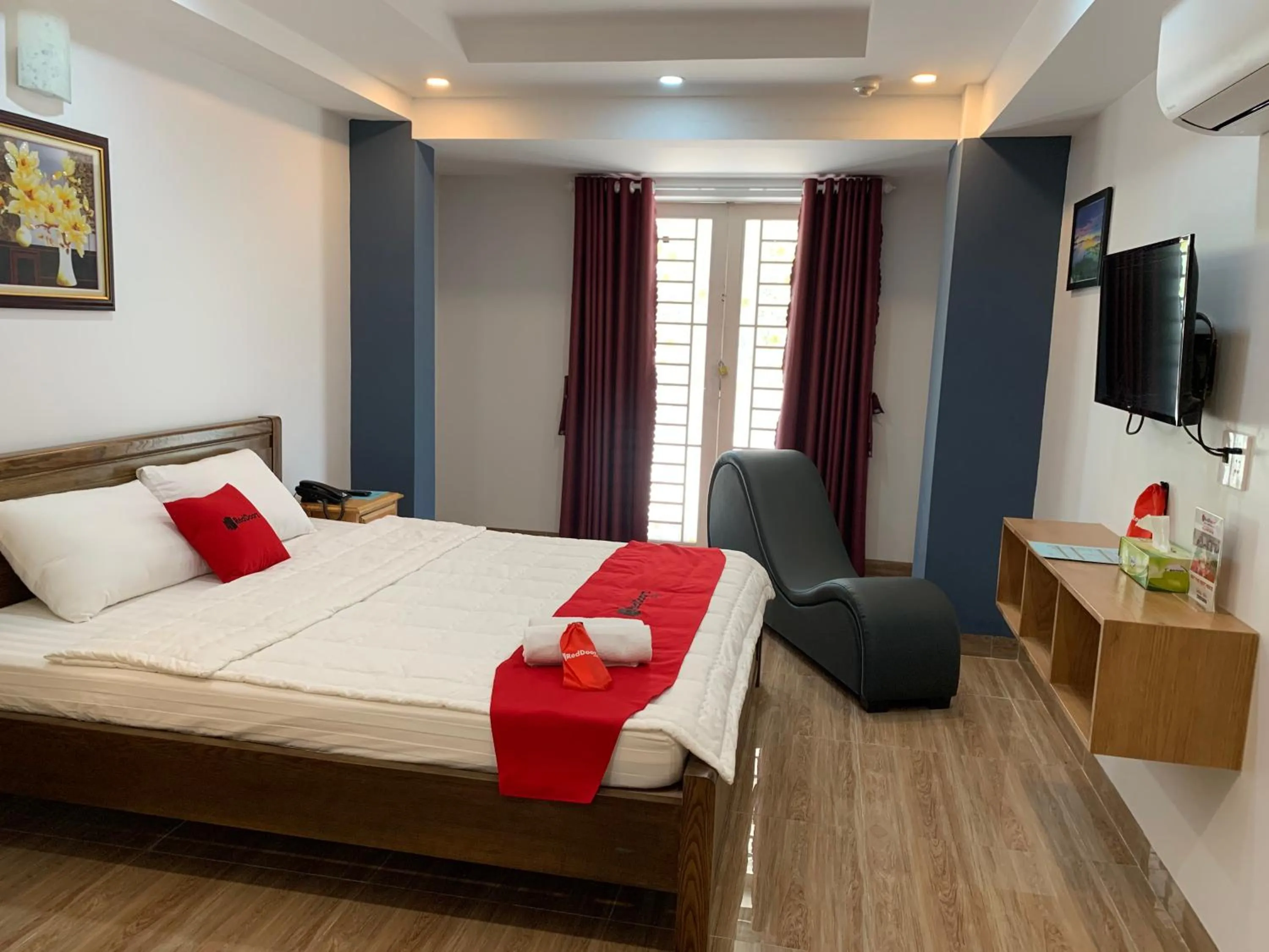 Street view, Bed in Bờ Sông Hotel