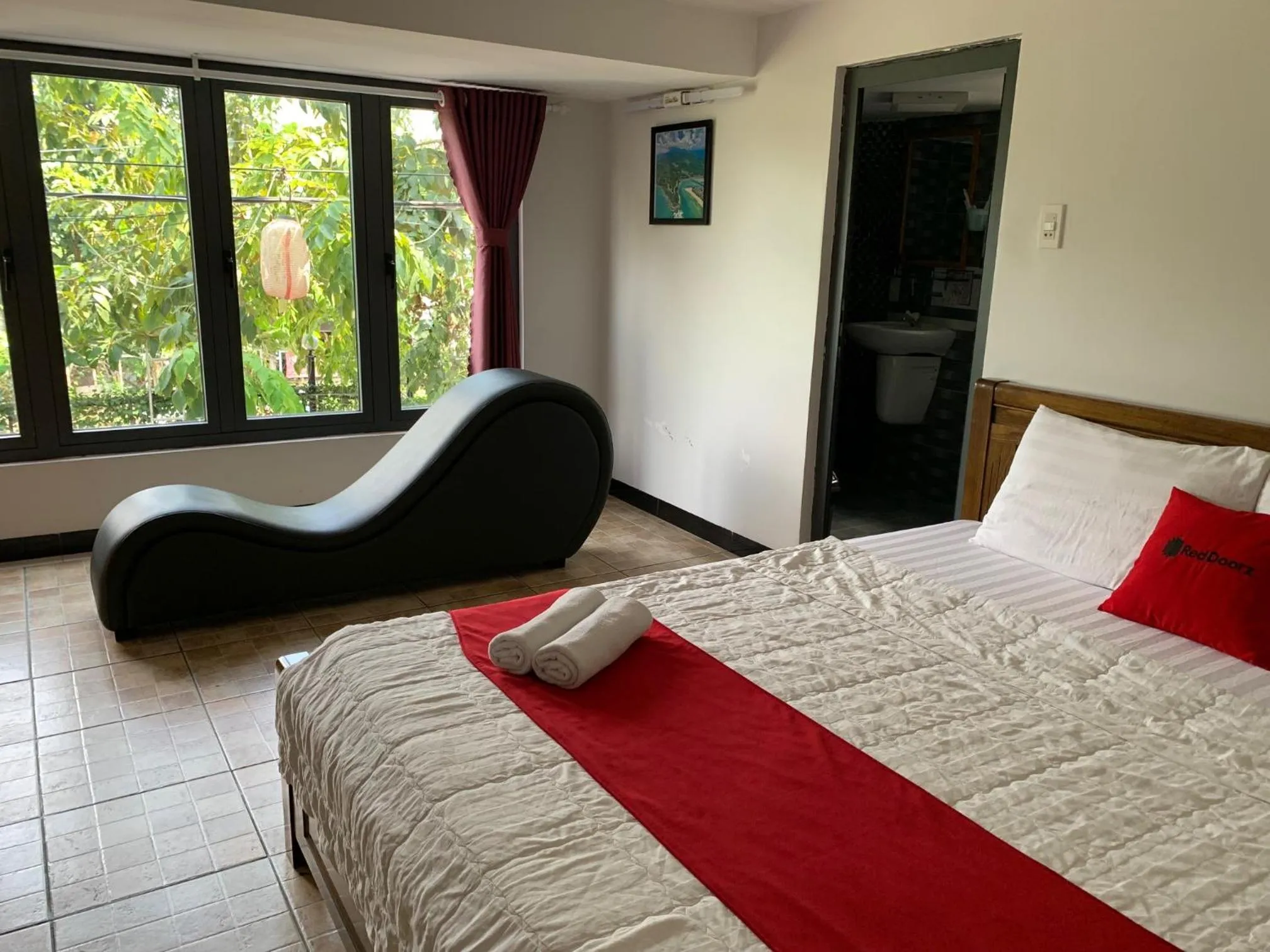 Bedroom, Bed in Bờ Sông Hotel