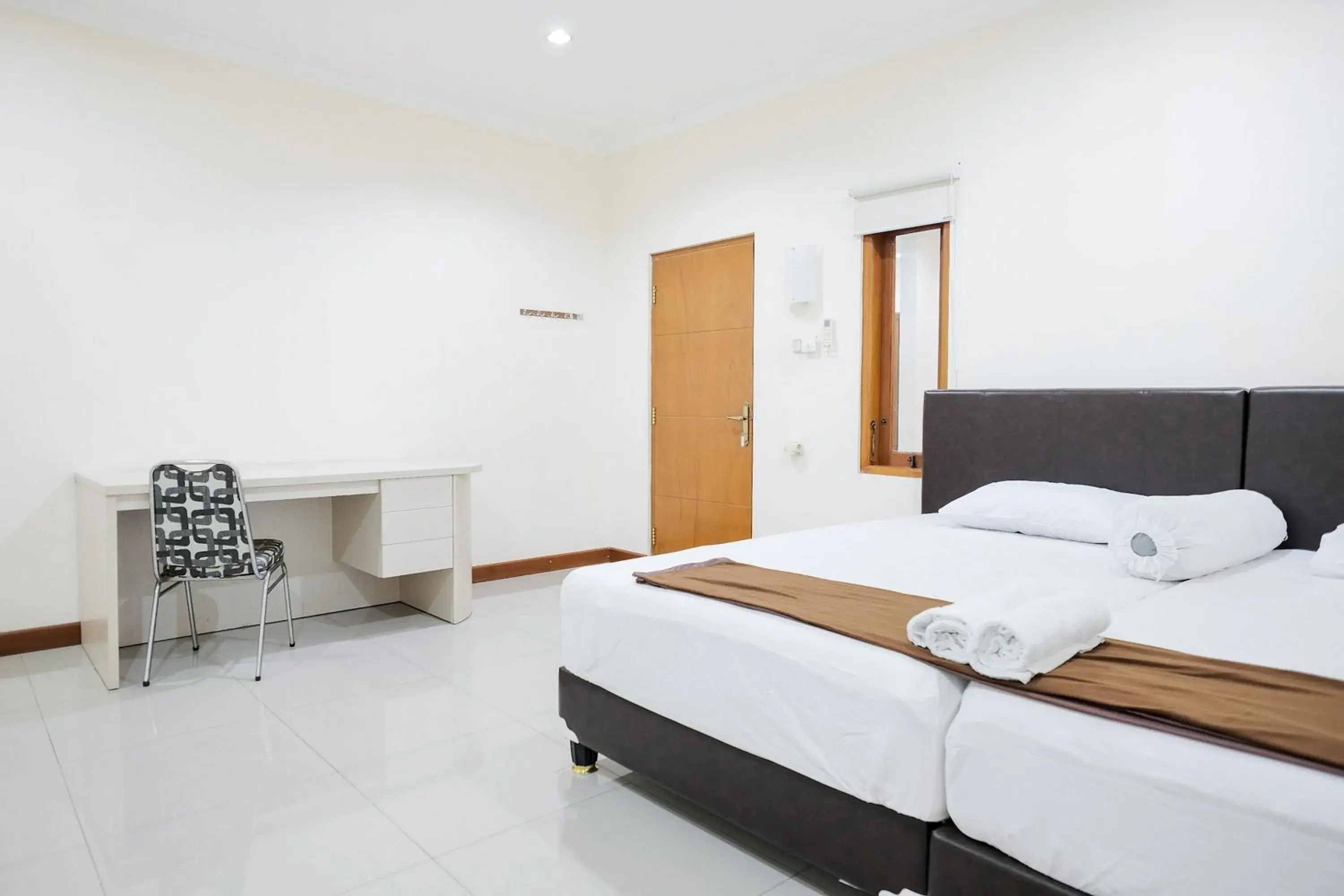 wisma delapan Mitra RedDoorz wisma delapan Mitra RedDoorz