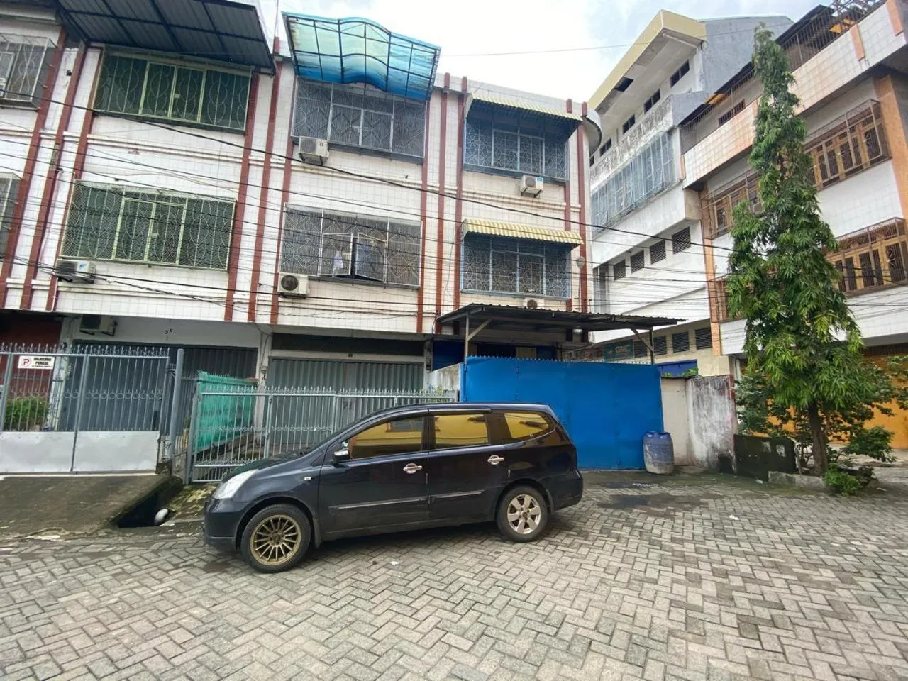 Property building in Bulusaraung Homestay Makassar