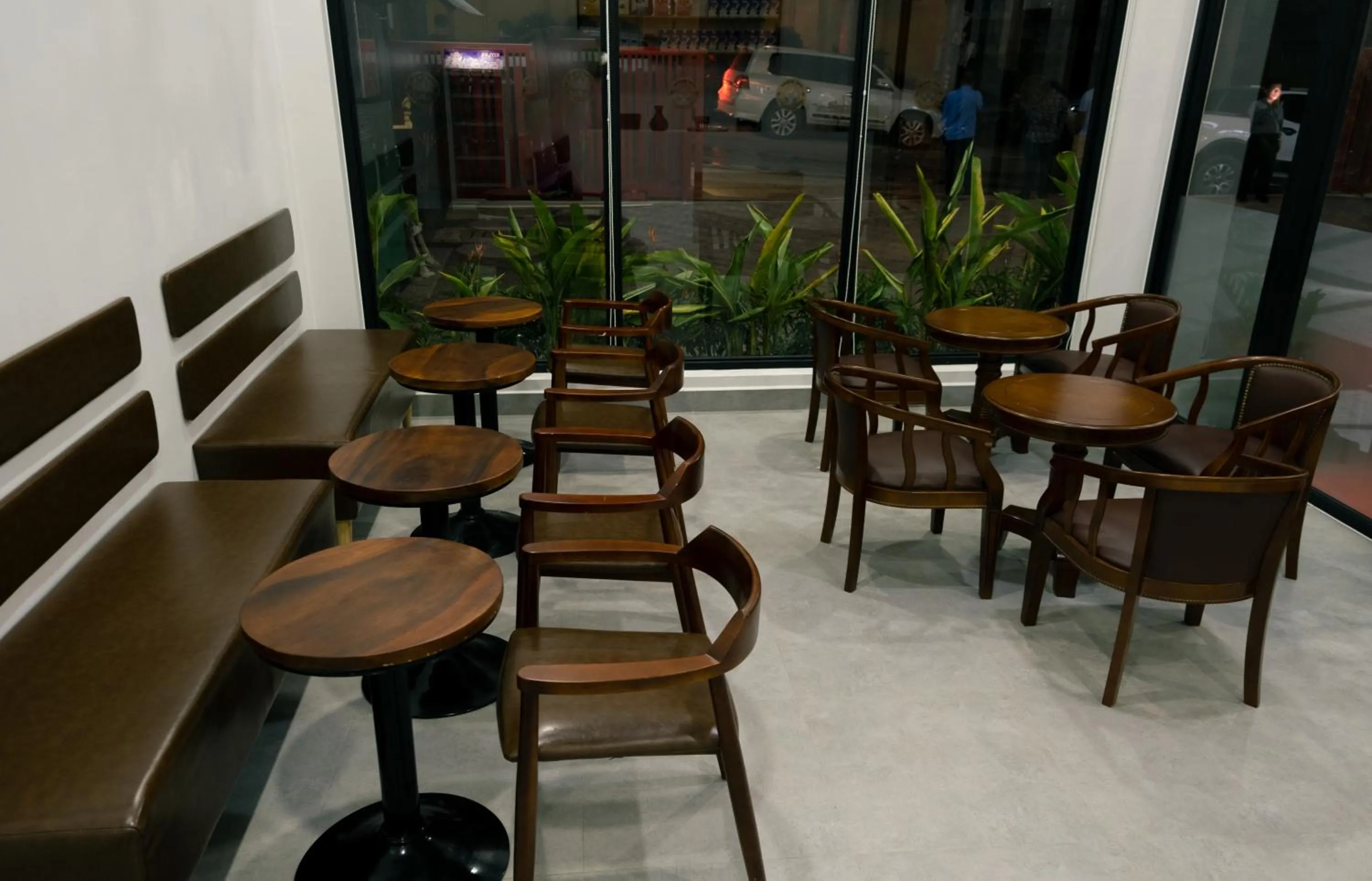 Lounge or bar in SS Hotel & Residence