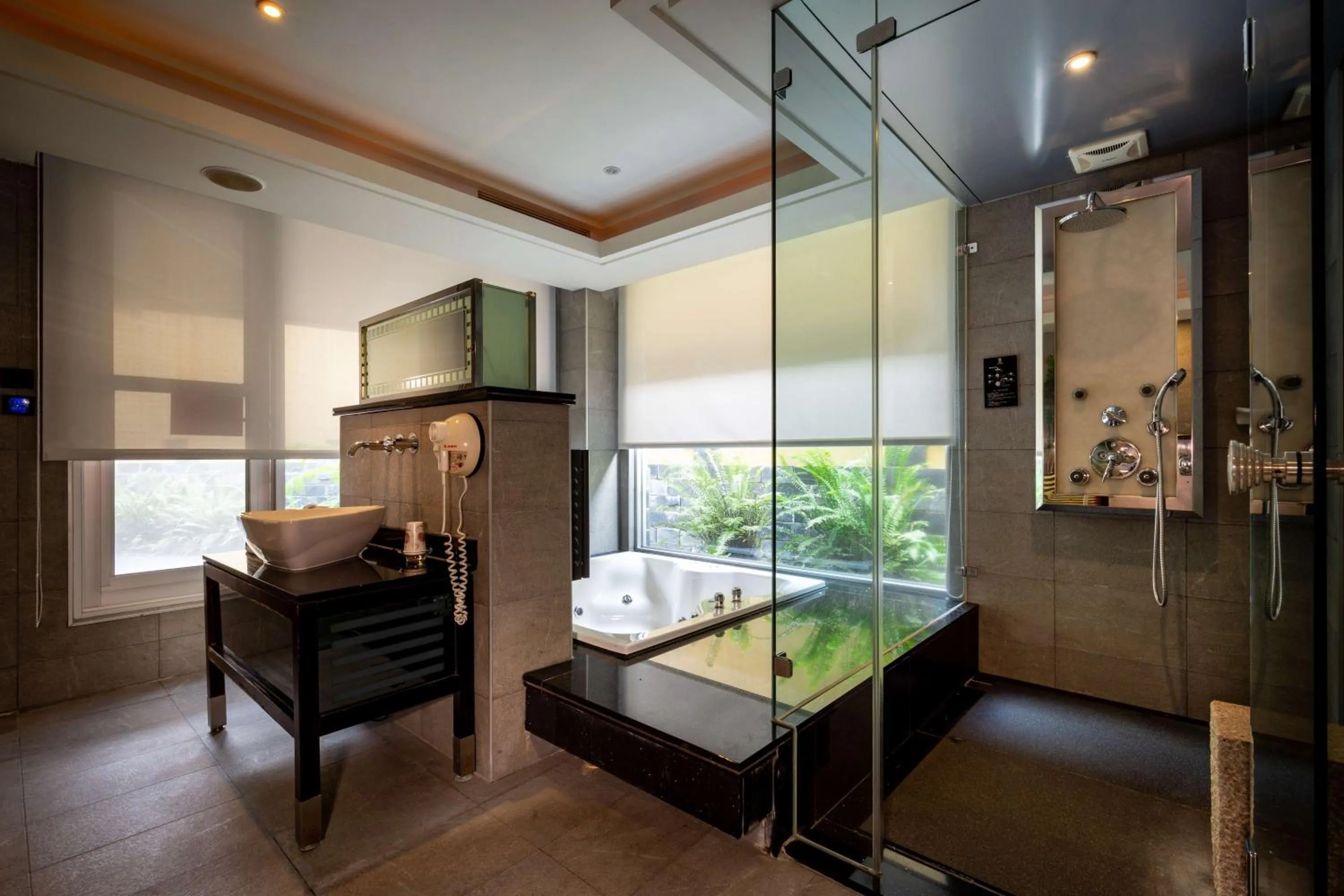 Garden in In-stone Motel