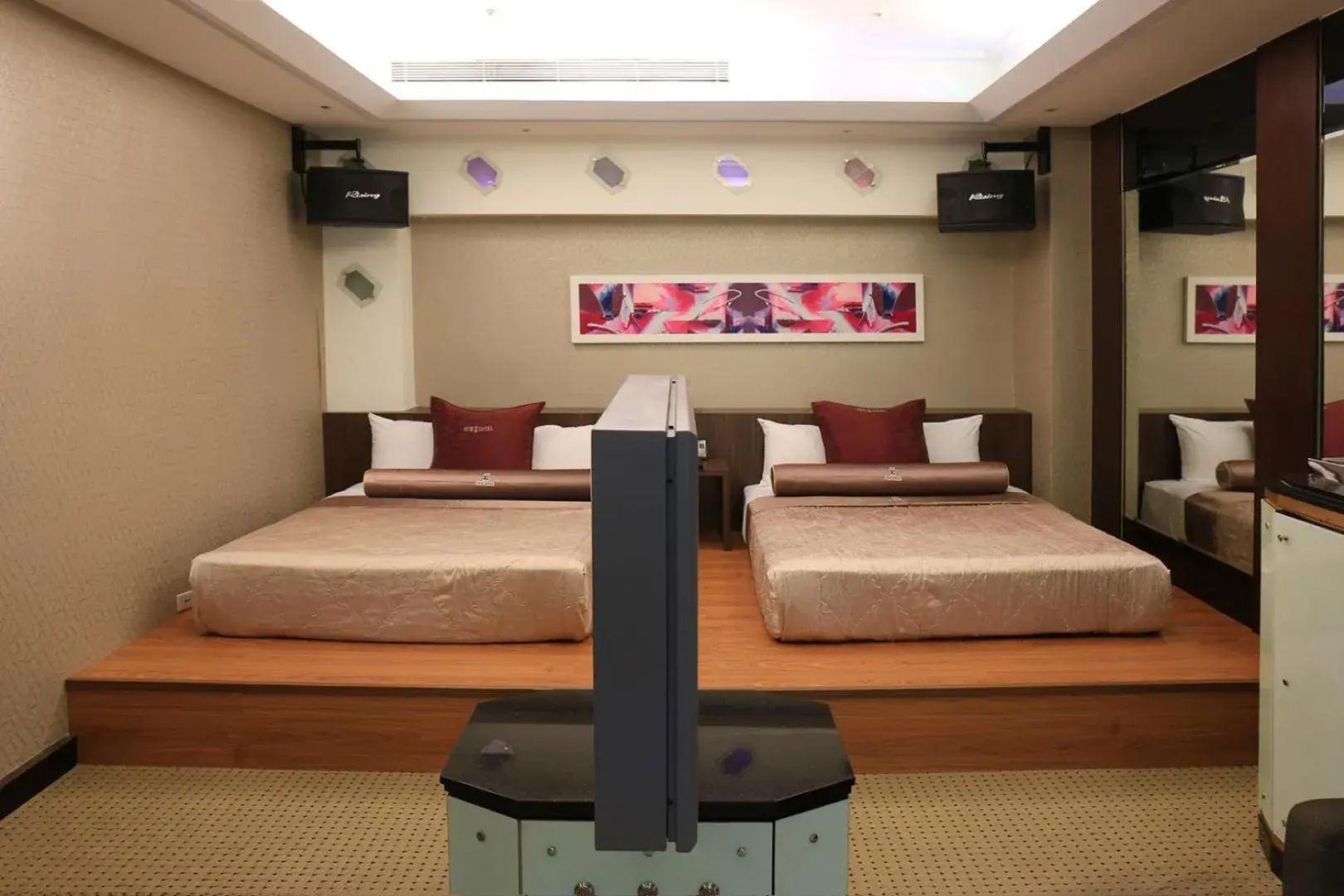 Photo of the whole room, Bed in In-stone Motel Photo of the whole room, Bed in In-stone Motel