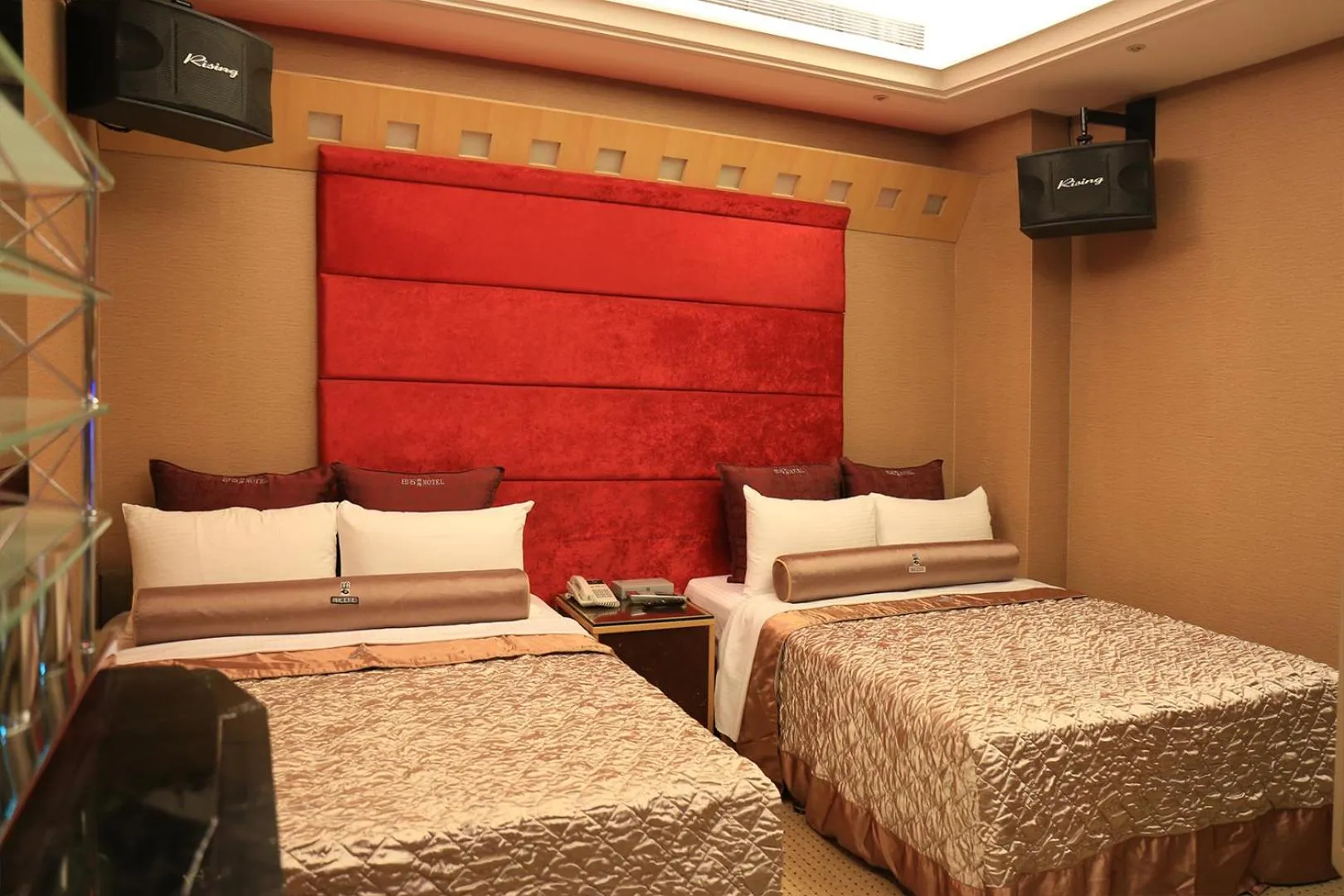 Bed in In-stone Motel