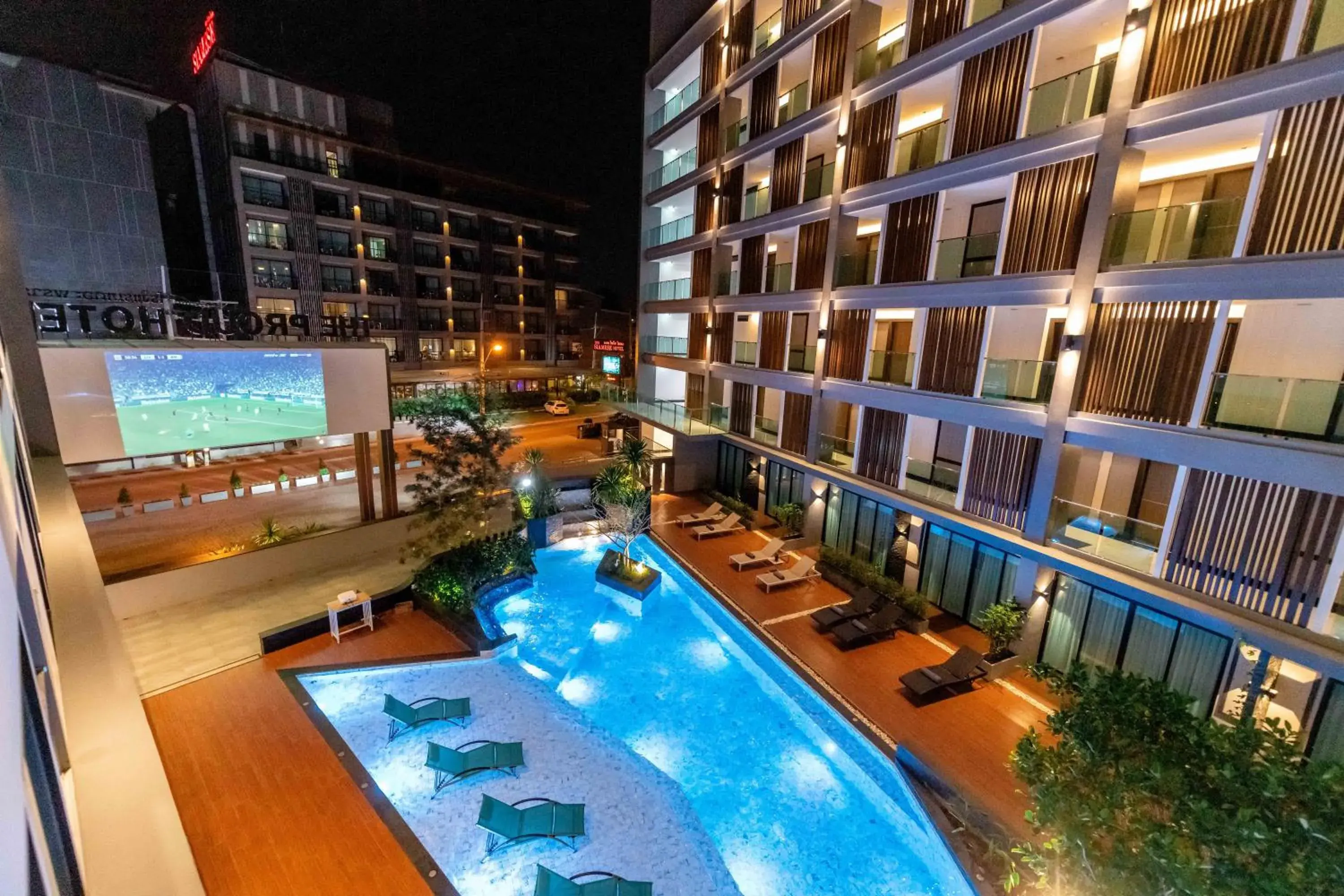 Swimming pool in The Proud Hotel Pattaya - SHA Certified Swimming pool in The Proud Hotel Pattaya - SHA Certified