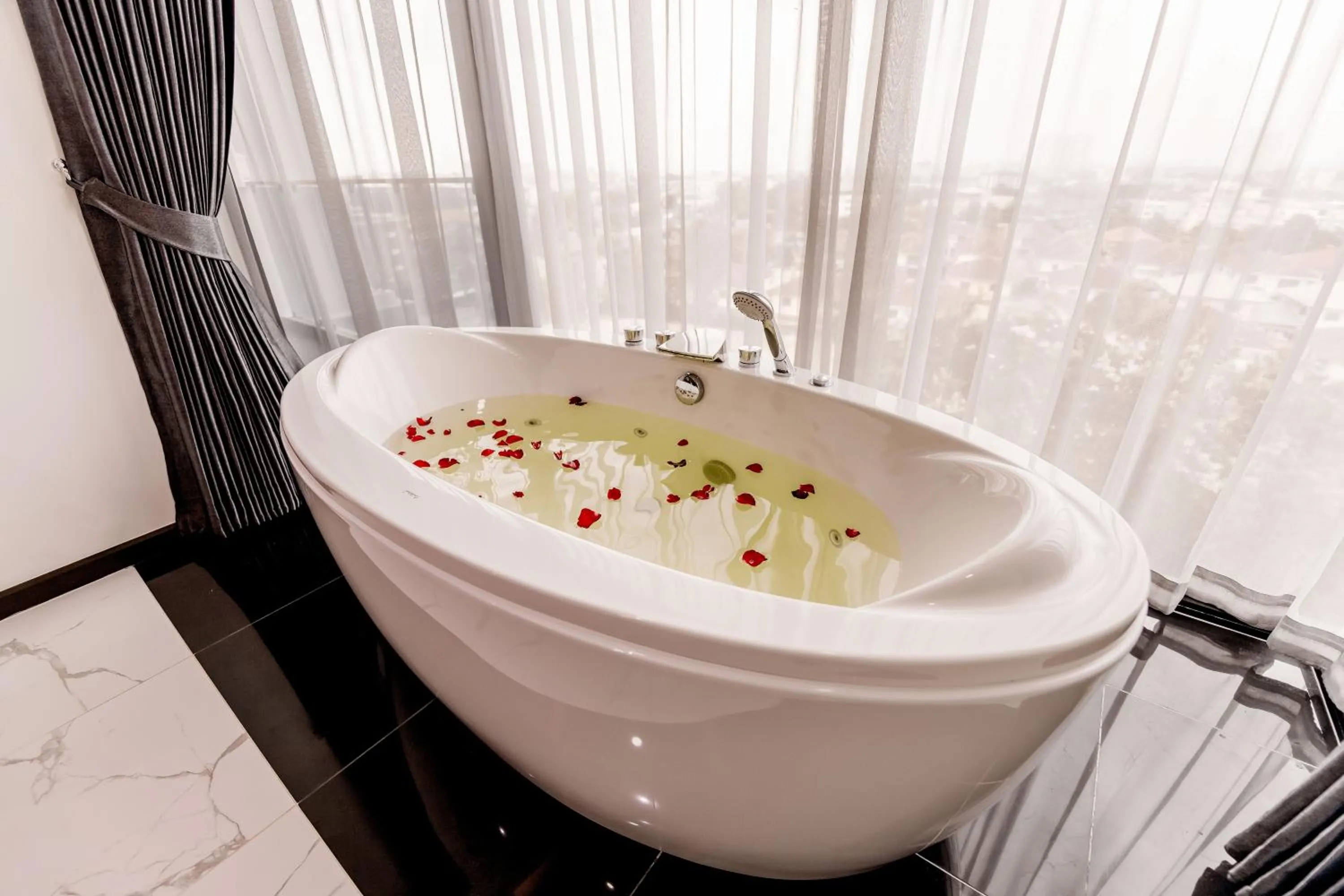 The Proud Hotel Pattaya - SHA Certified