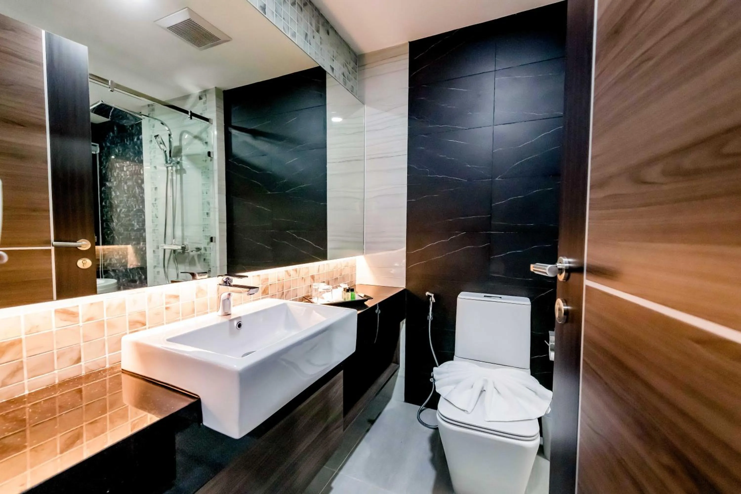 The Proud Hotel Pattaya - SHA Certified