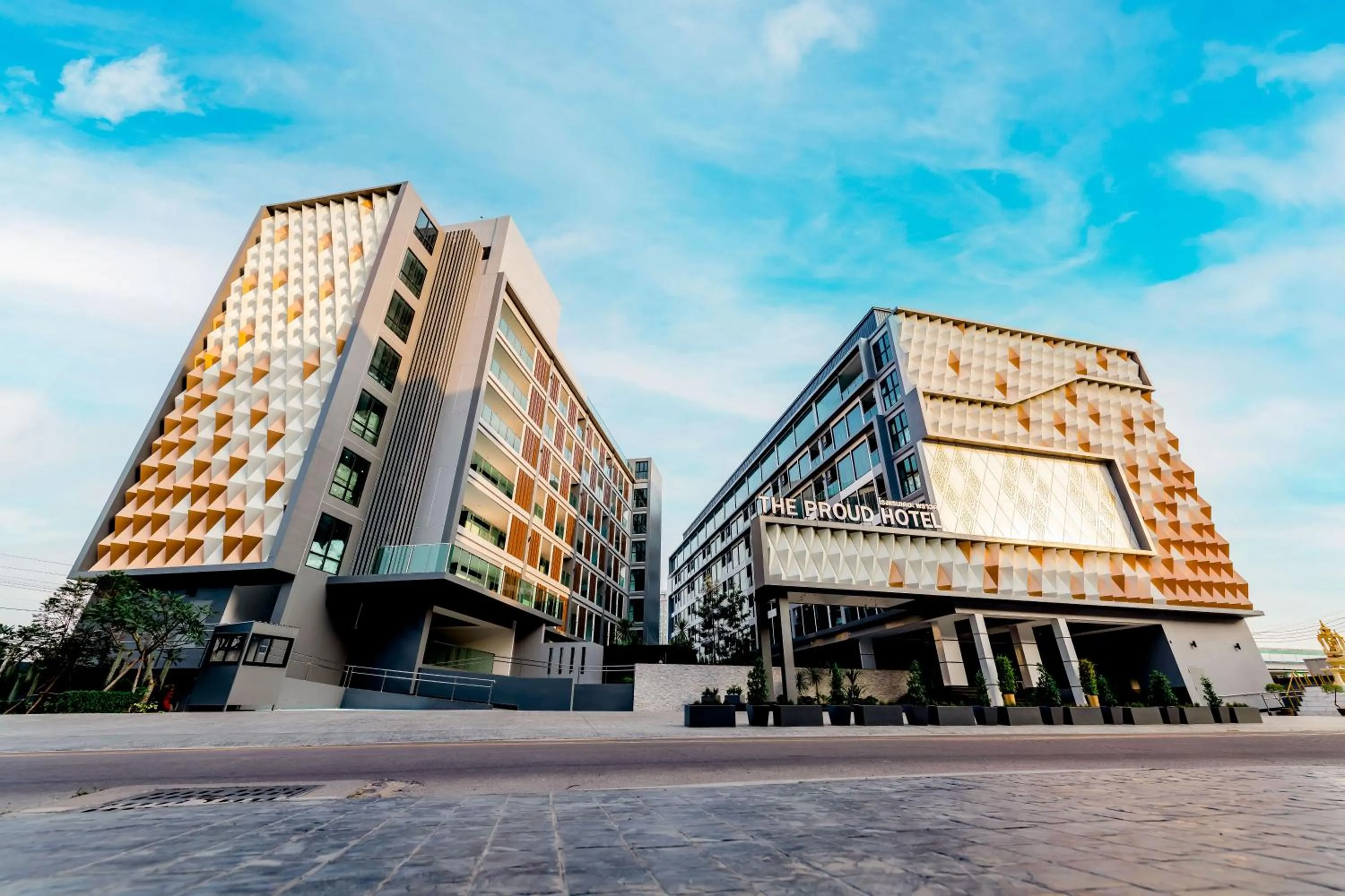 Property building in The Proud Hotel Pattaya - SHA Certified