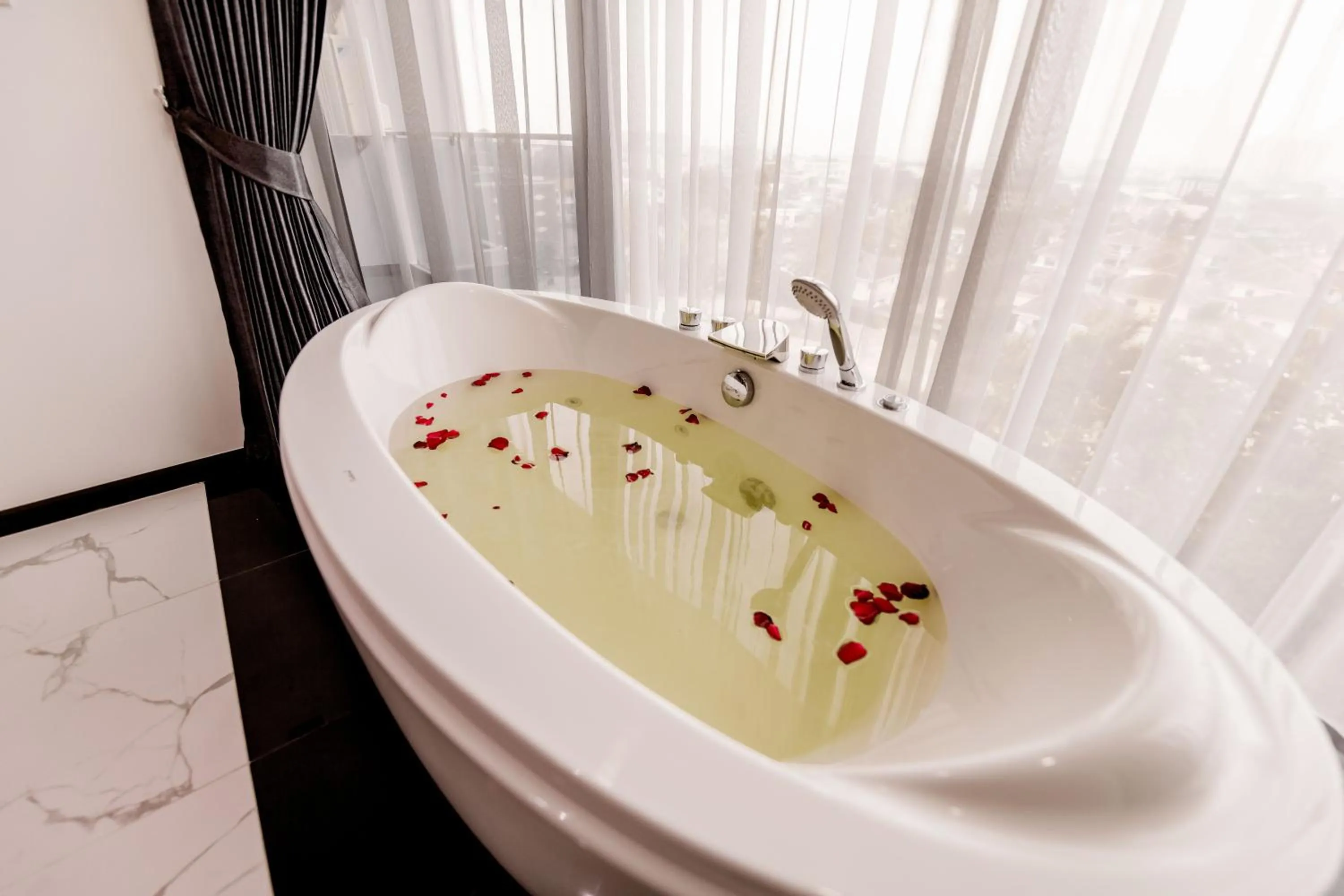 The Proud Hotel Pattaya - SHA Certified